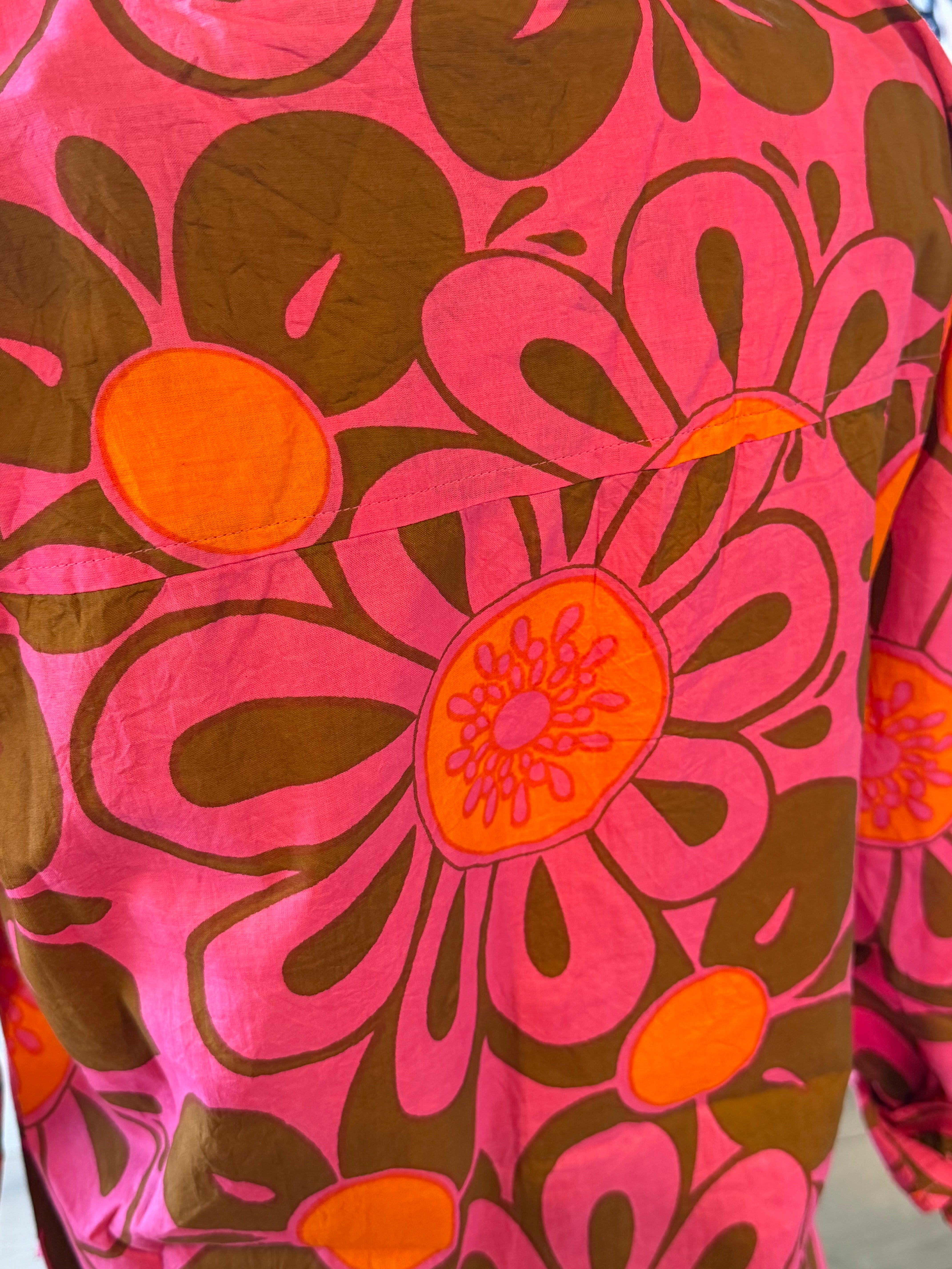 Moody Daisy Campshirt
