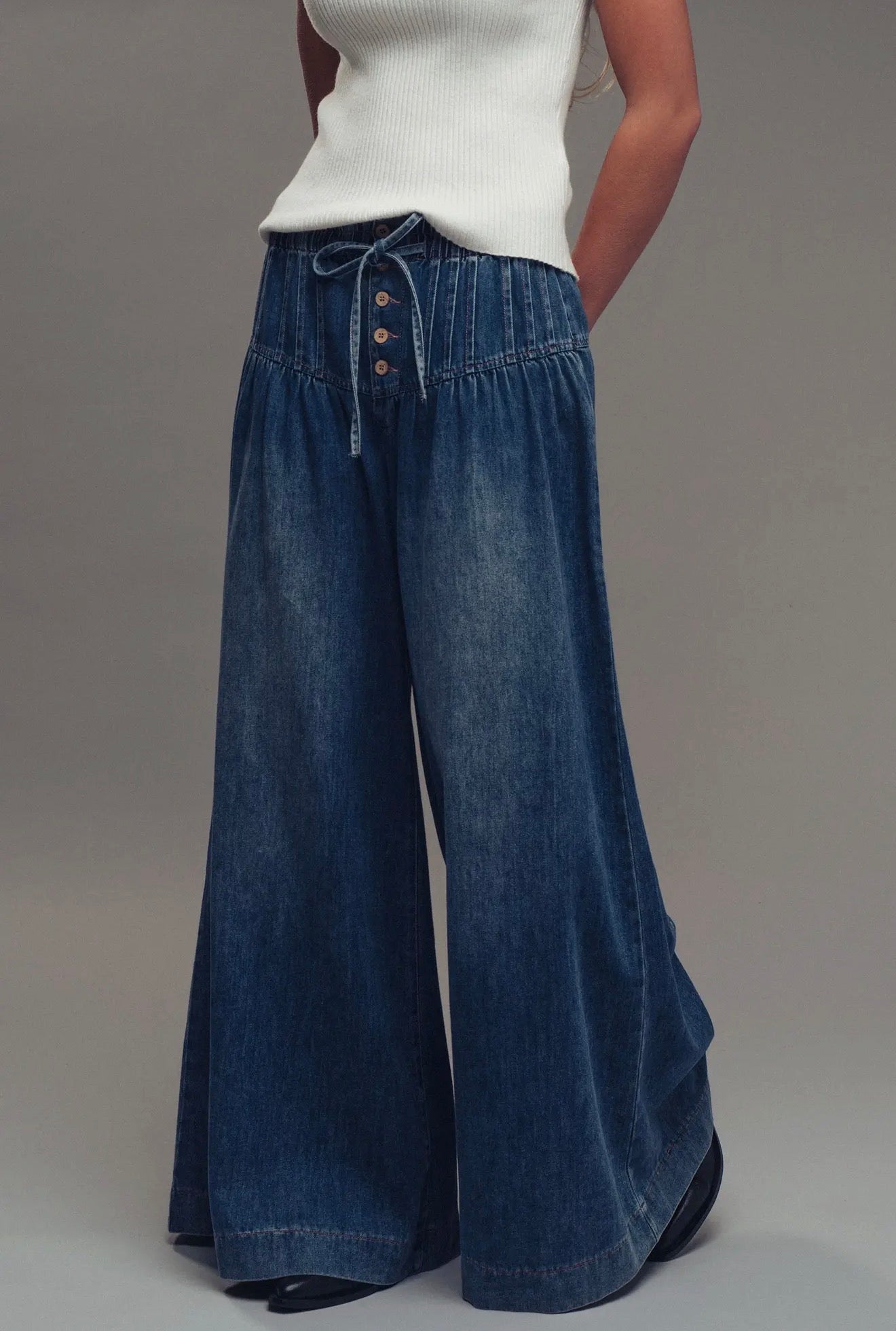 Pleated Wide Leg Pants