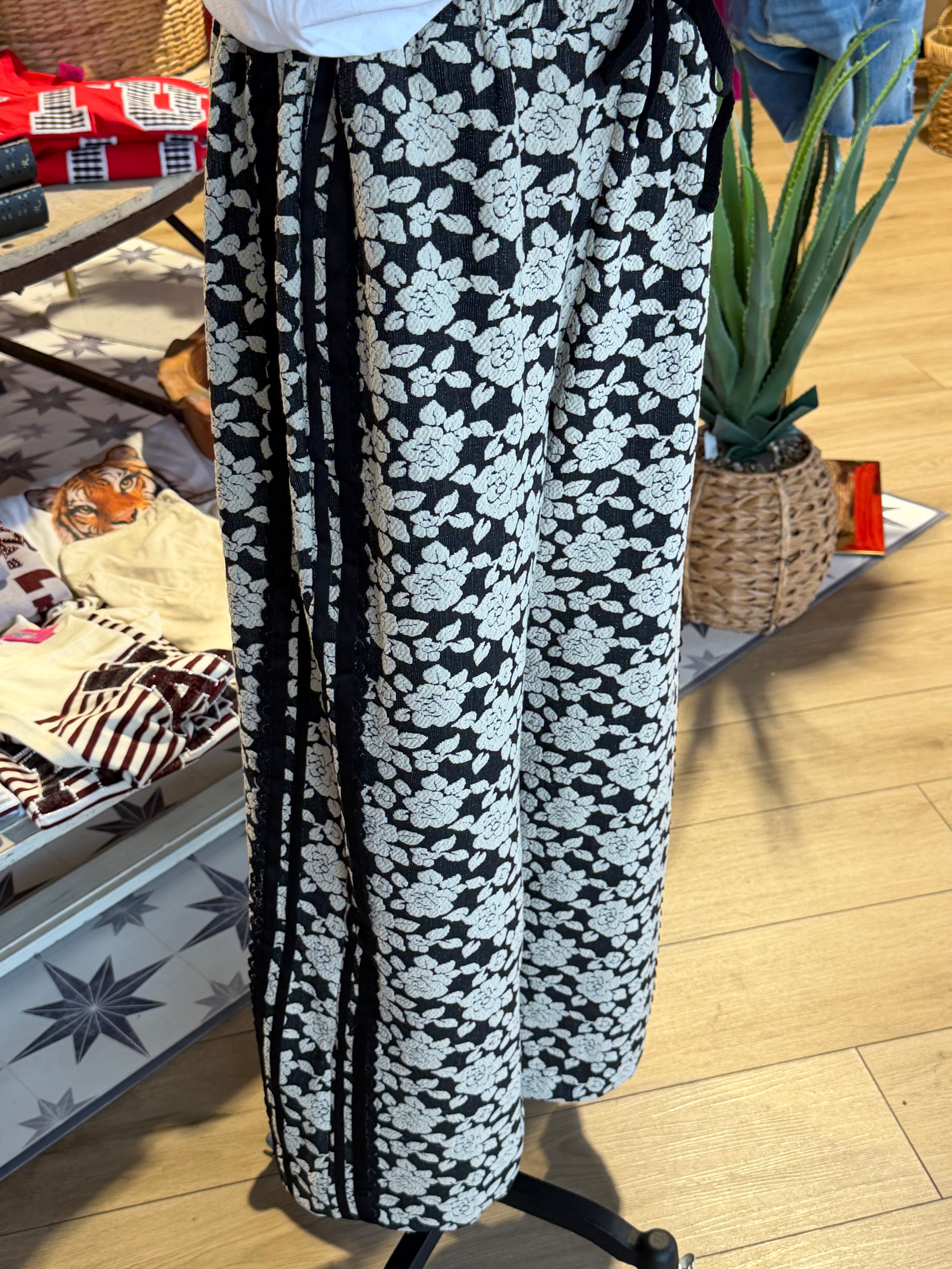 Floral Jacquard Pants