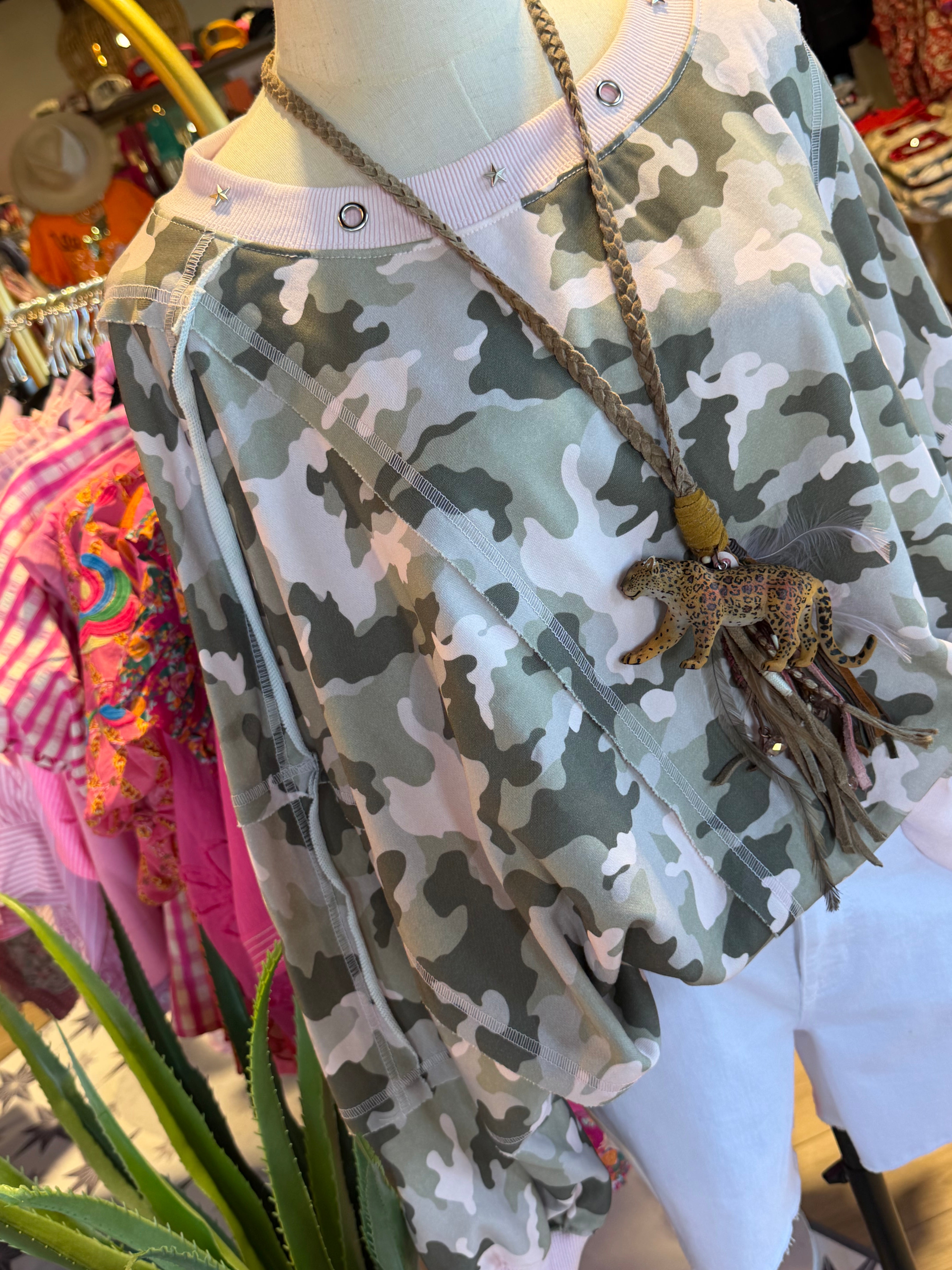 CAMOUGLAGE SWEATSHIRT