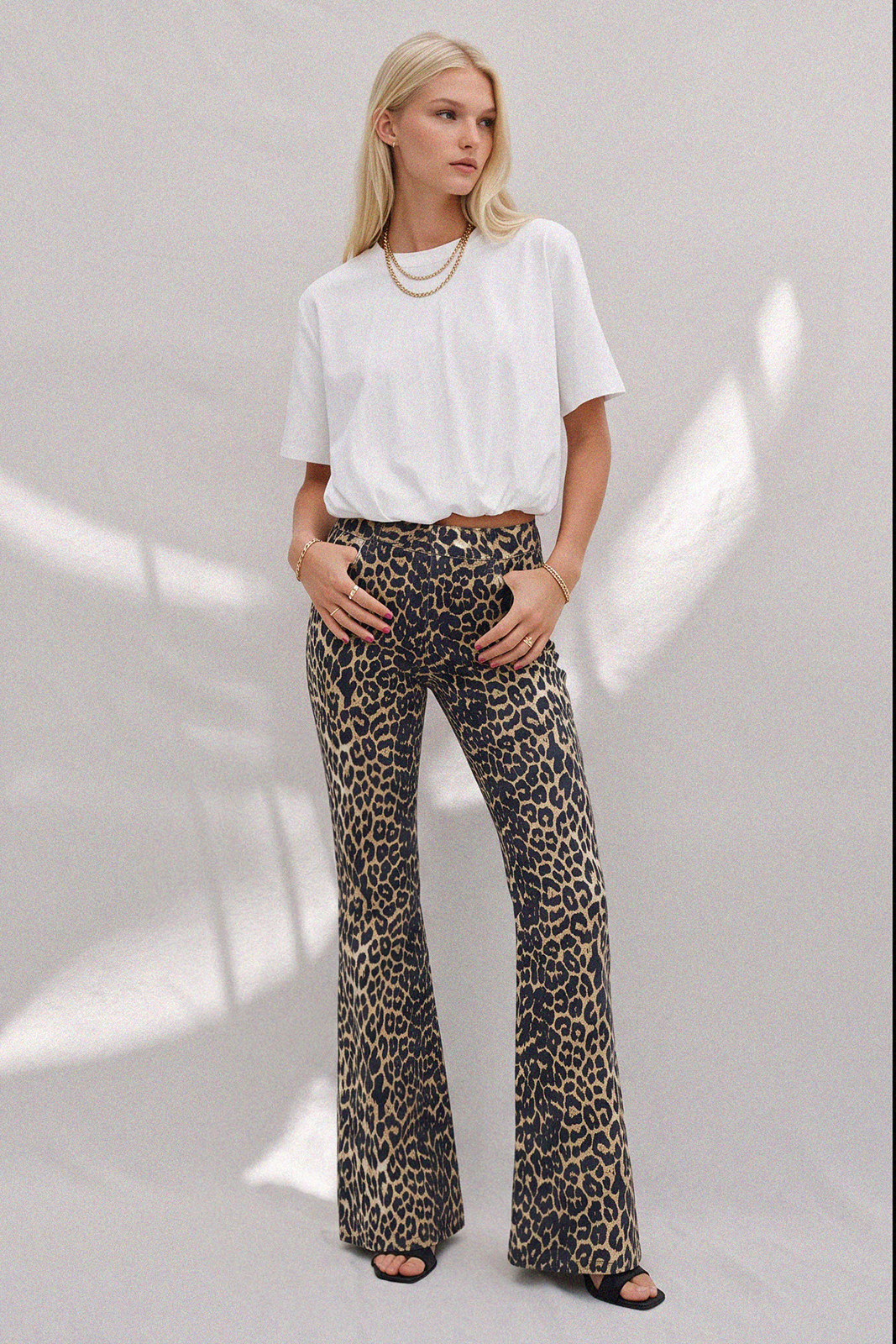 LEOPARD STRETCH DENIM FLARED JEANS