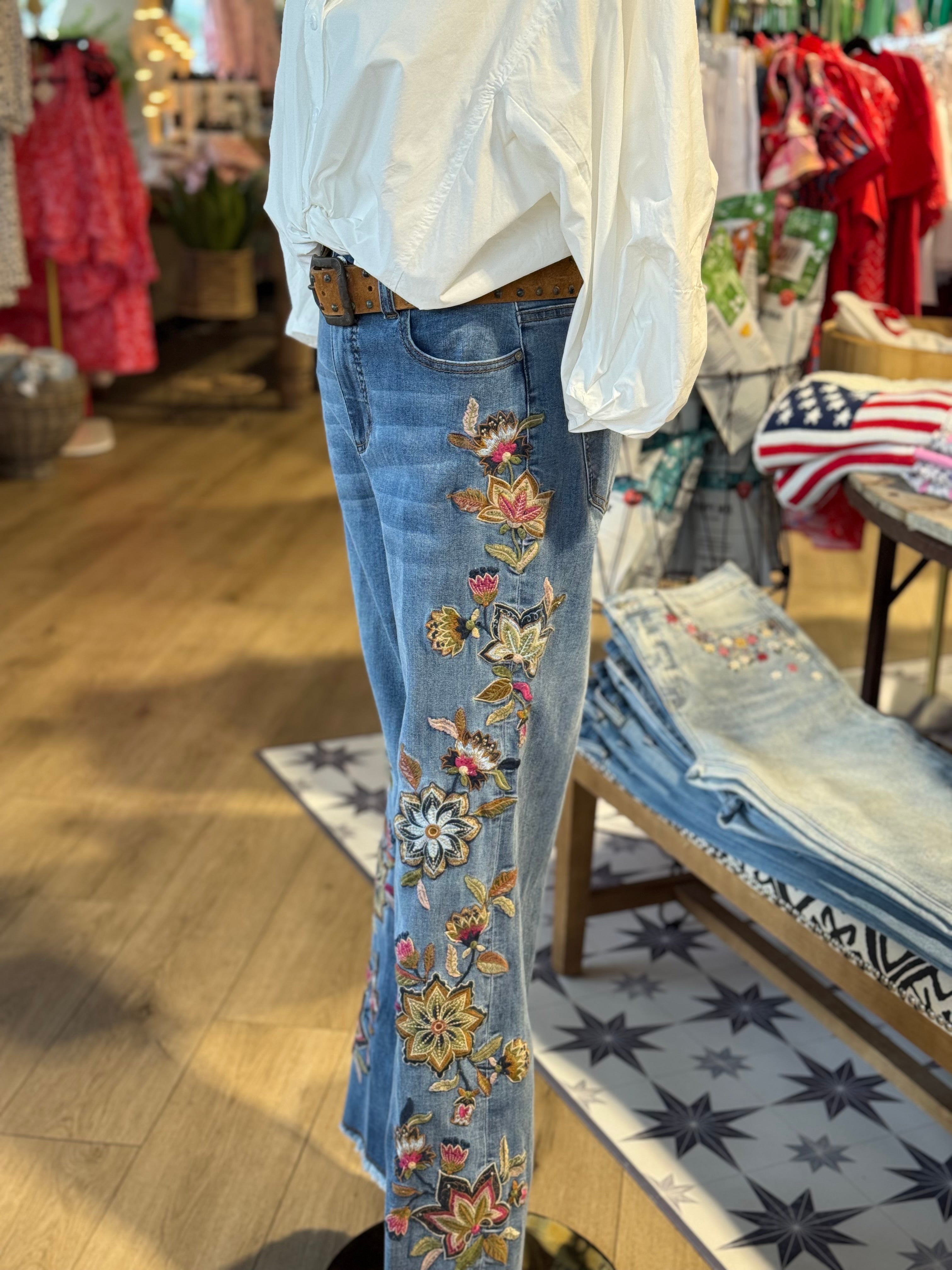Kalyn Rae Embroidery Jeans***