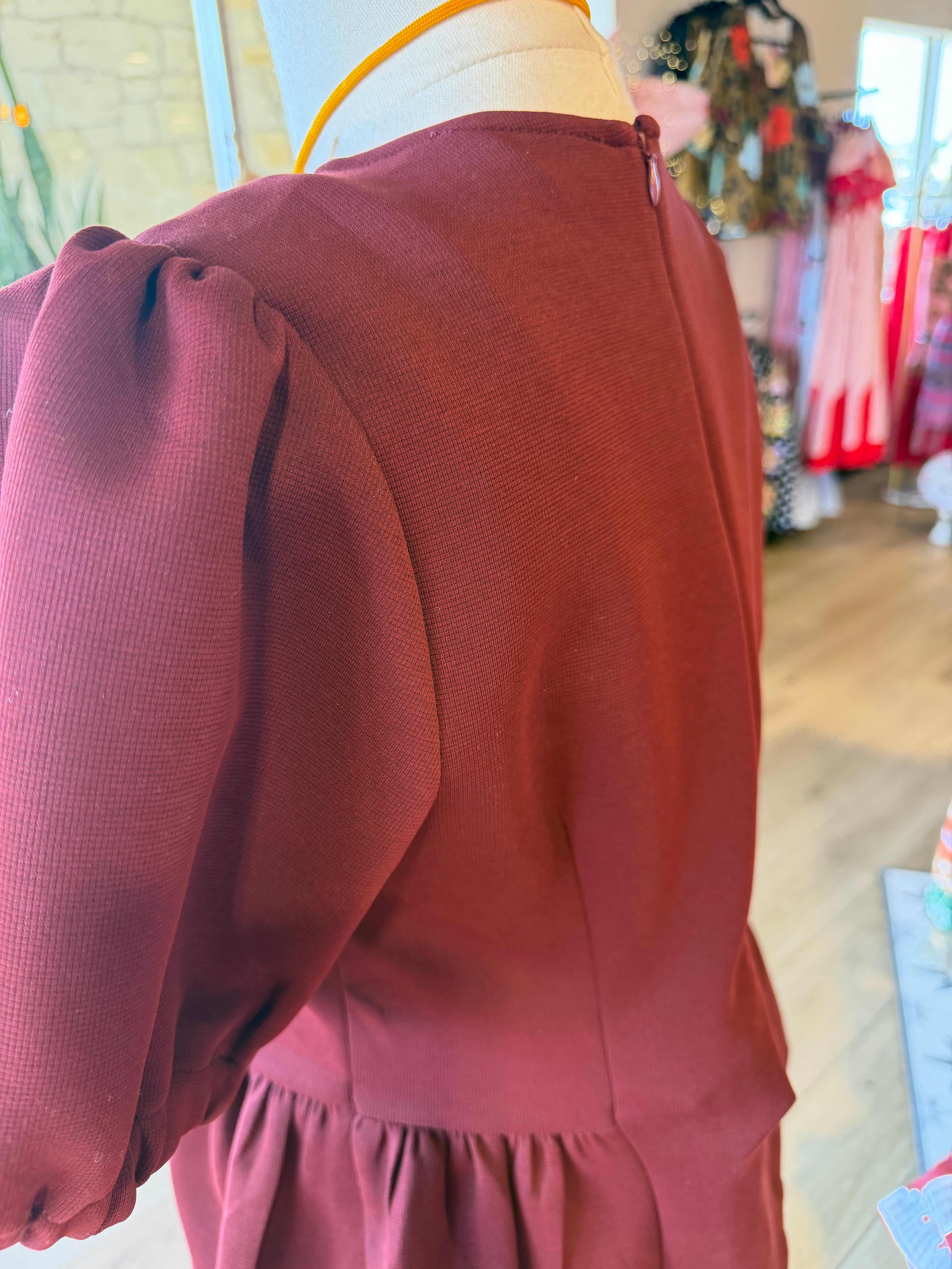 Solid round neck short puff sleeve top