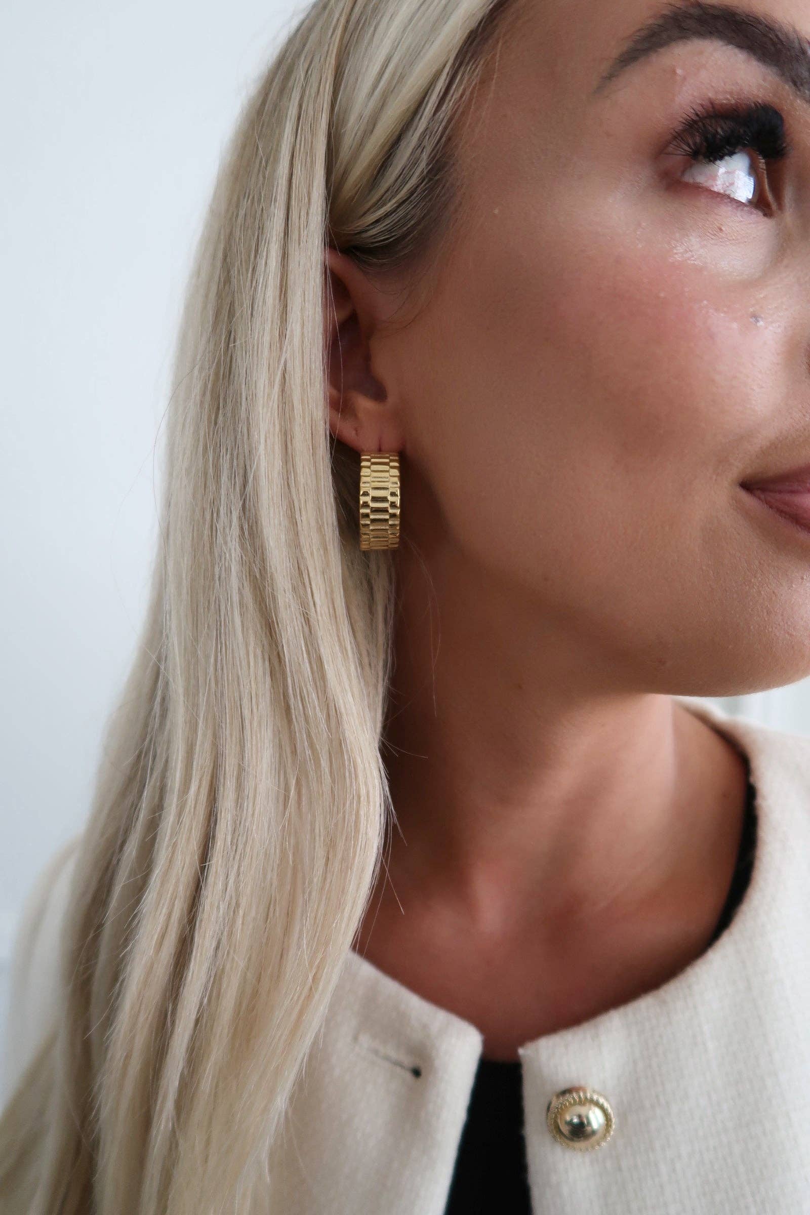 Maya Hoops