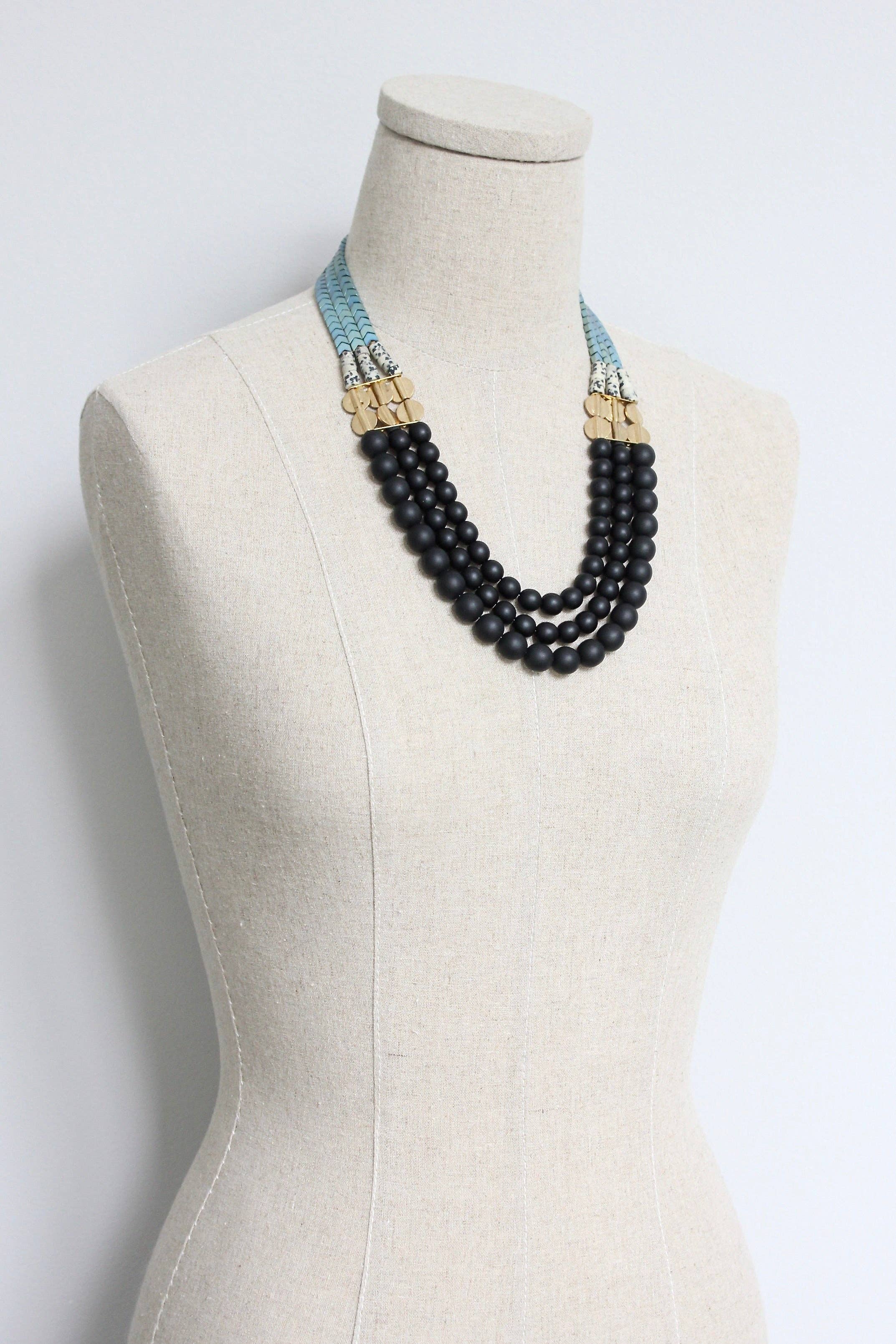 Jet glass Tripe Stand Necklace