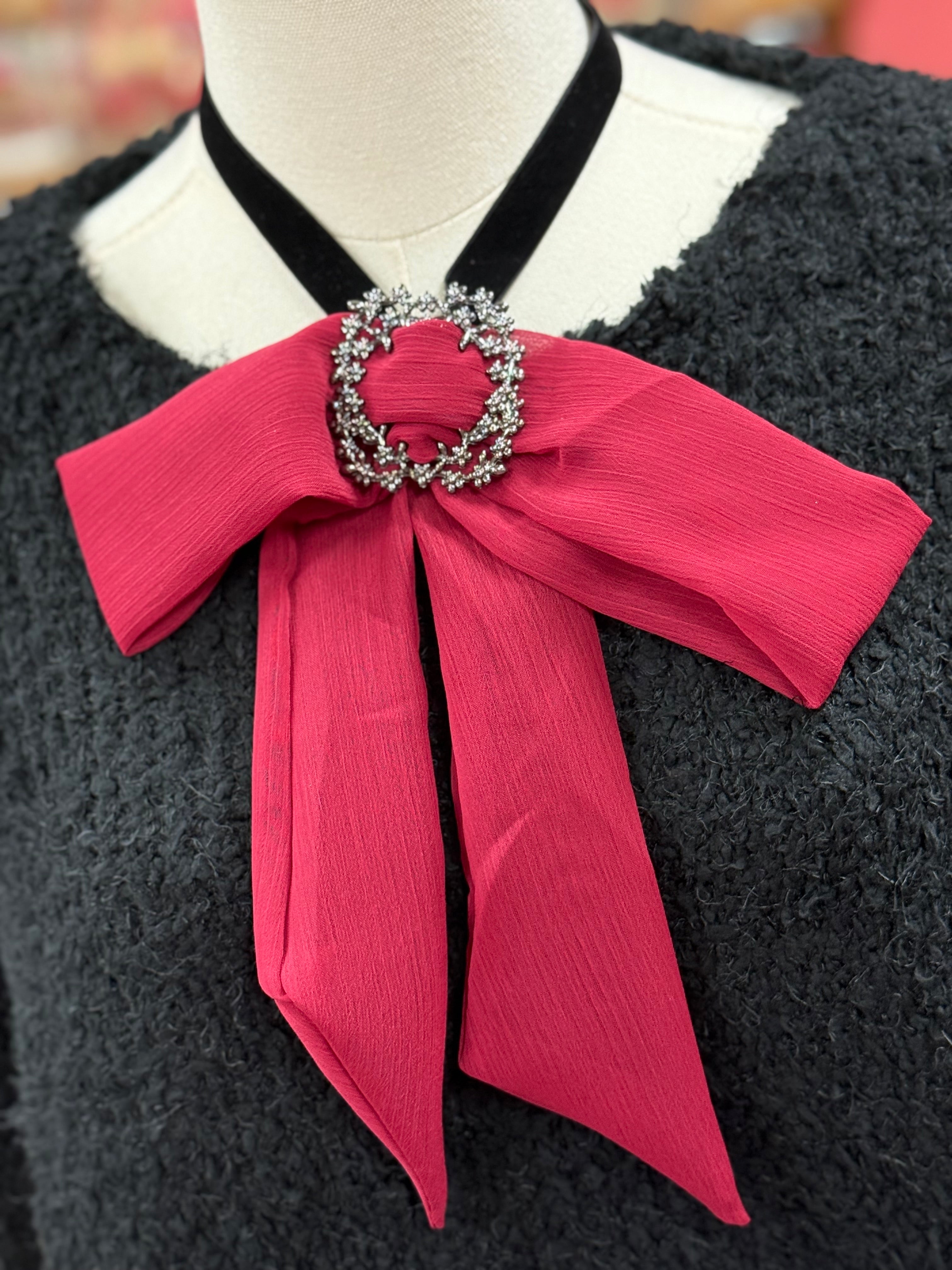 Bow Necklace