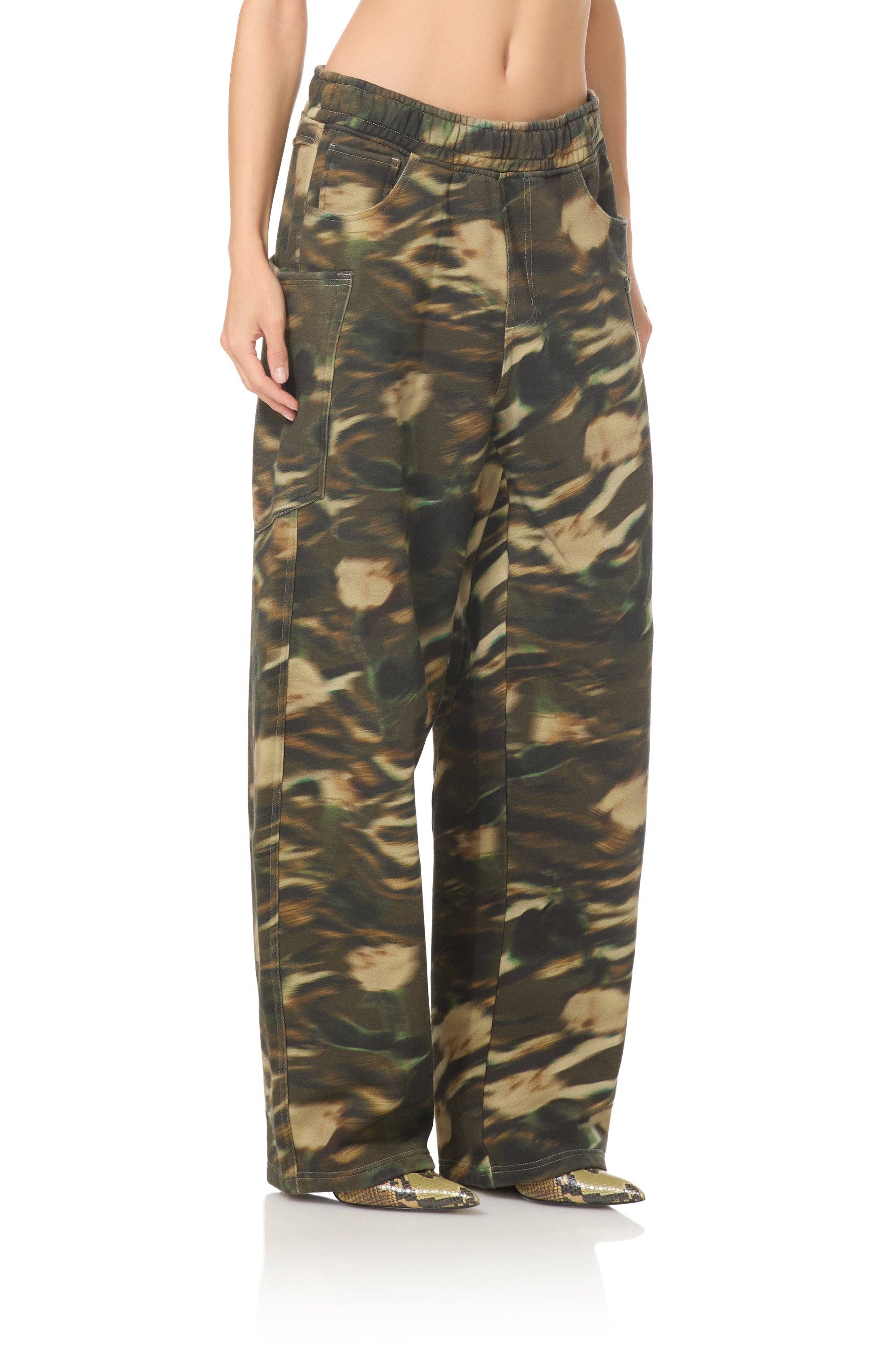 Ryan Barrel Sweatpant - Rushed Camo
