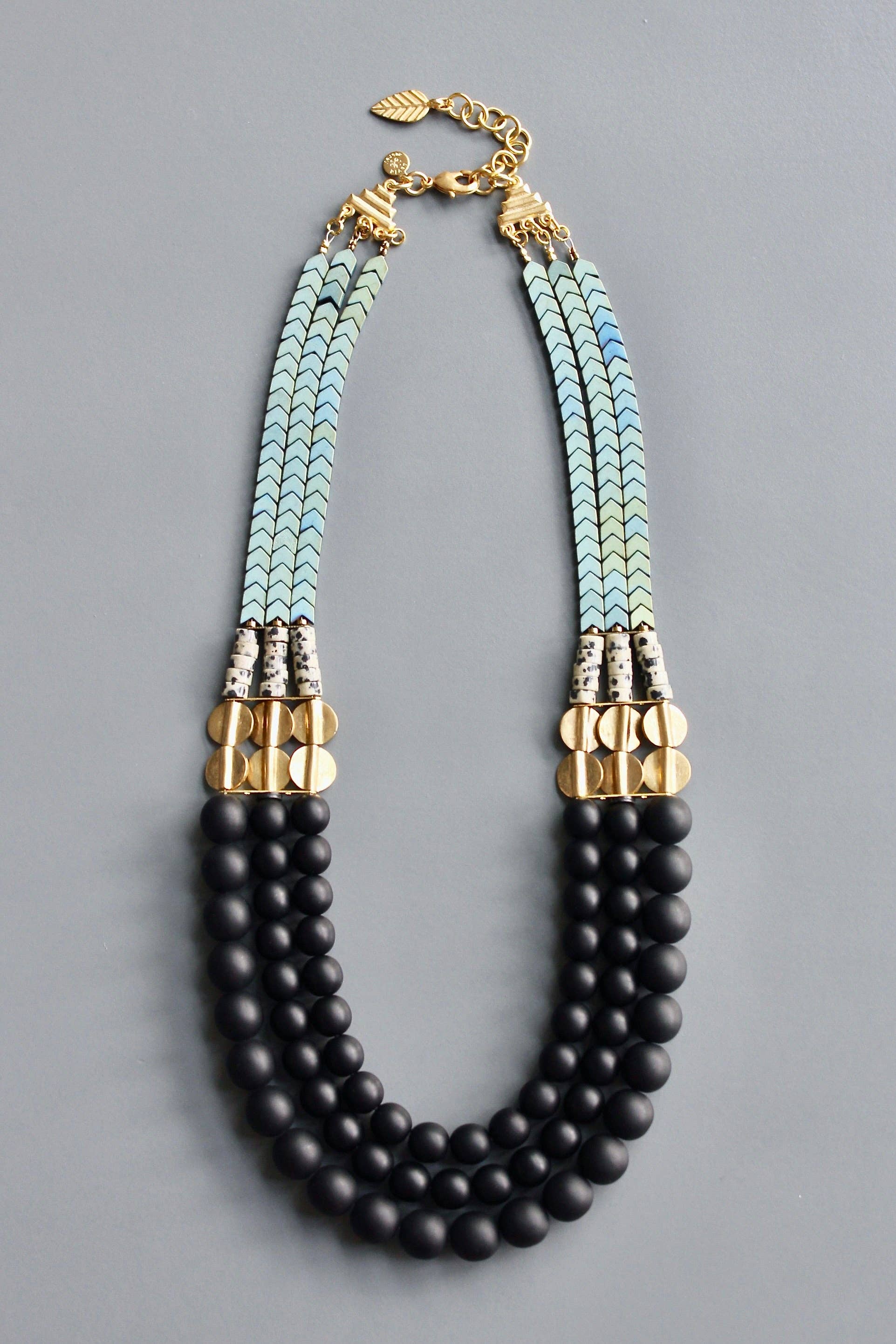 Jet glass Tripe Stand Necklace