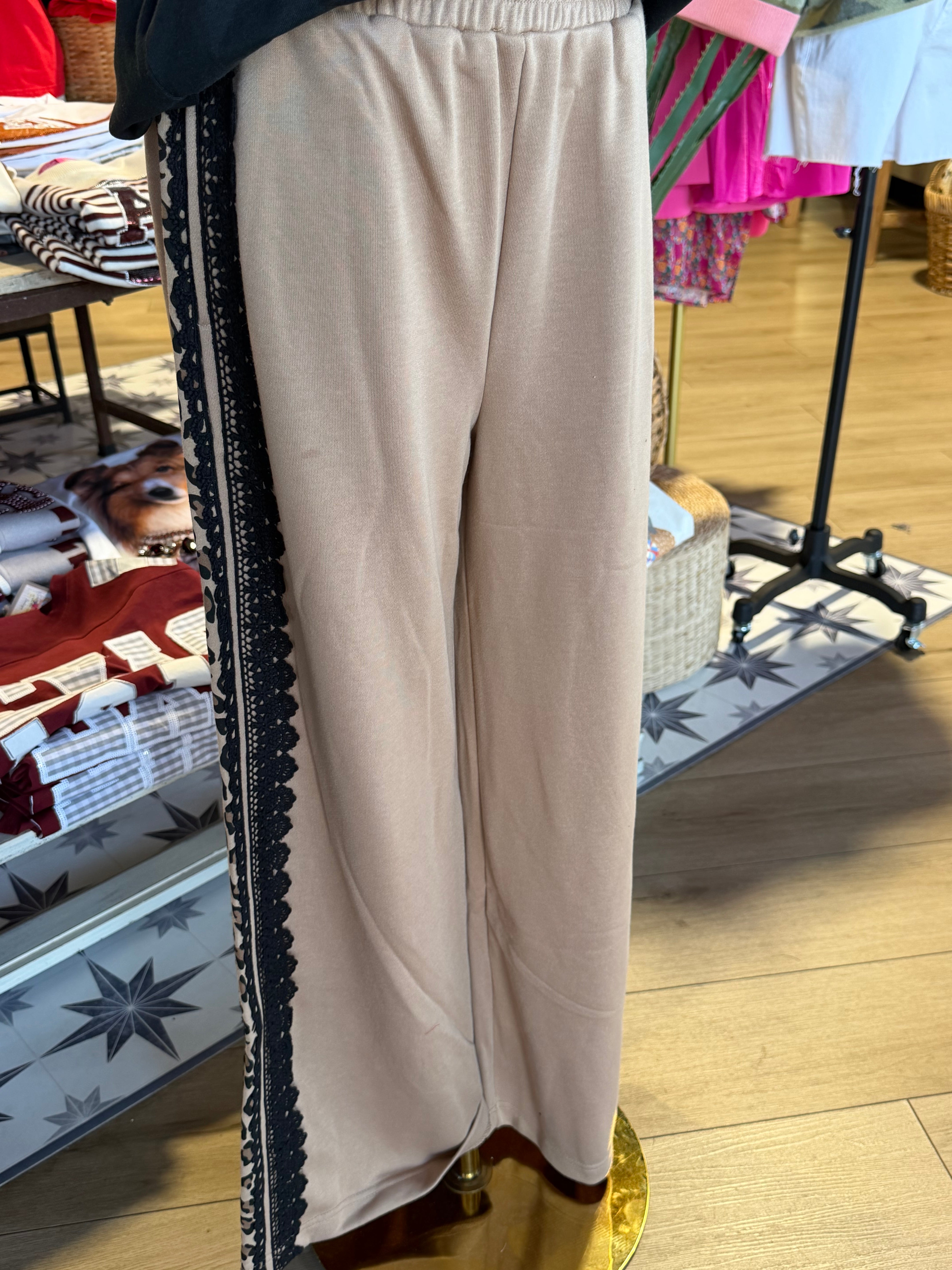 LACE SIDE-STRIPE SWEATPANTS