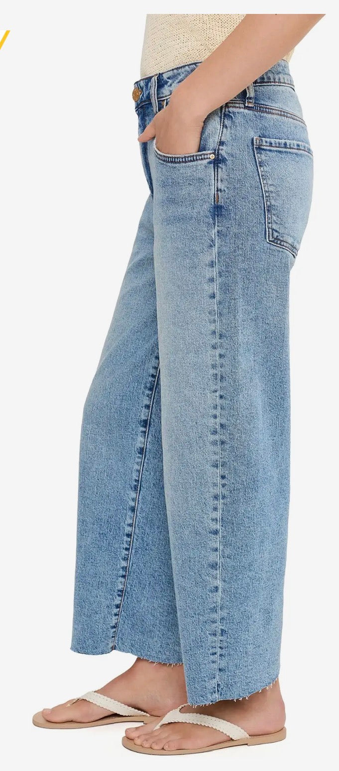 Gwen Answering Jeans