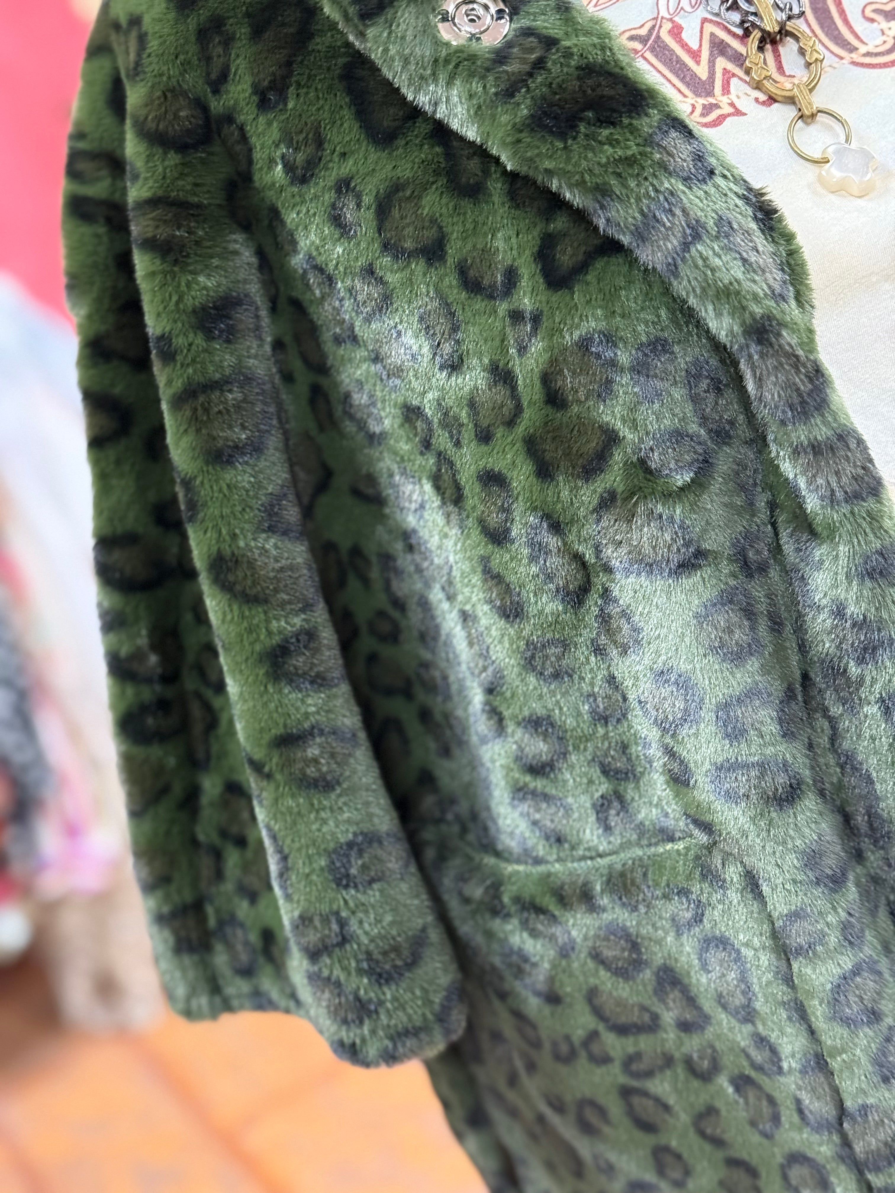 Green Leopard Capelet***