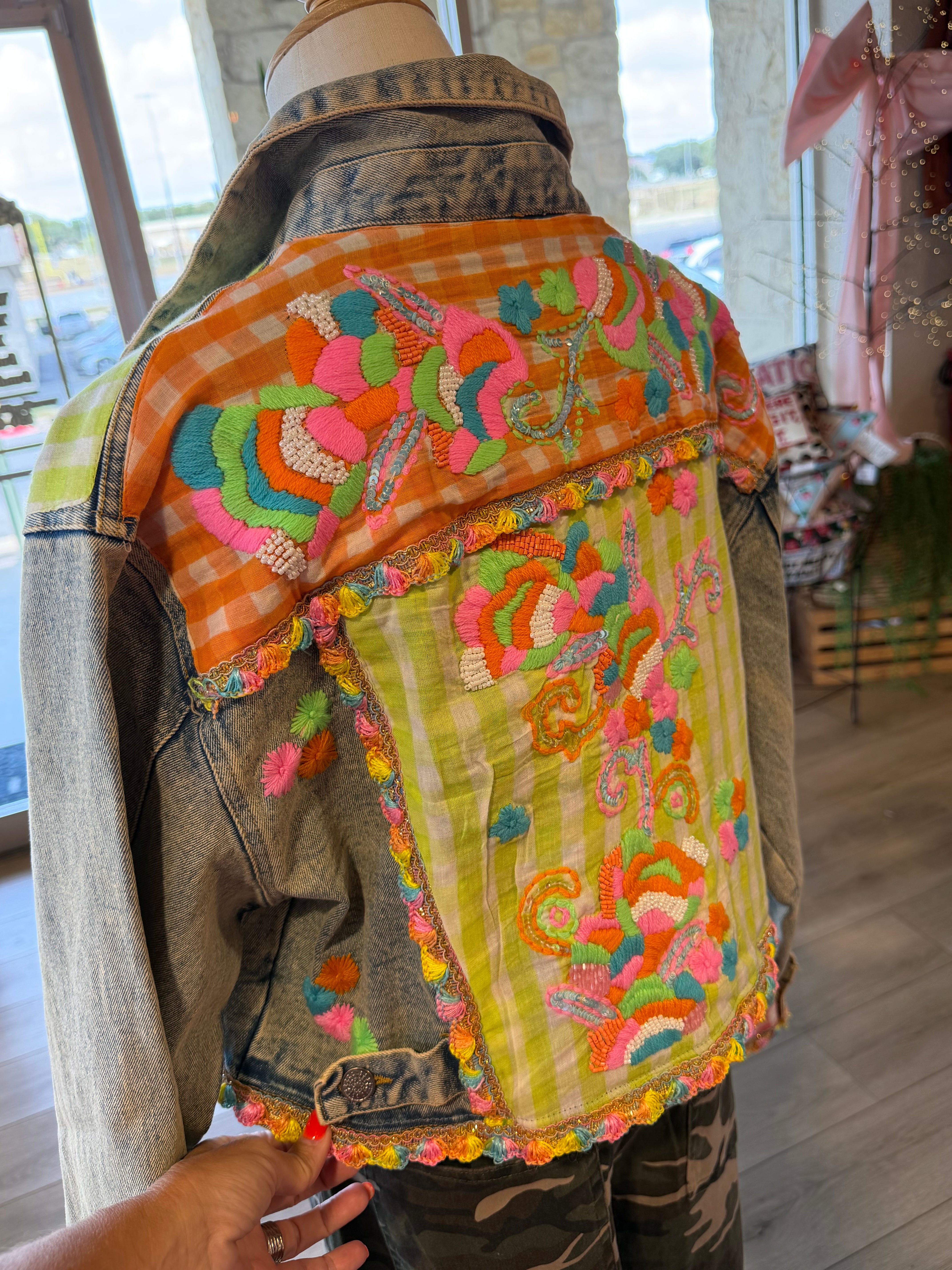 Plaid Contrast Embroidery Denim Jacket