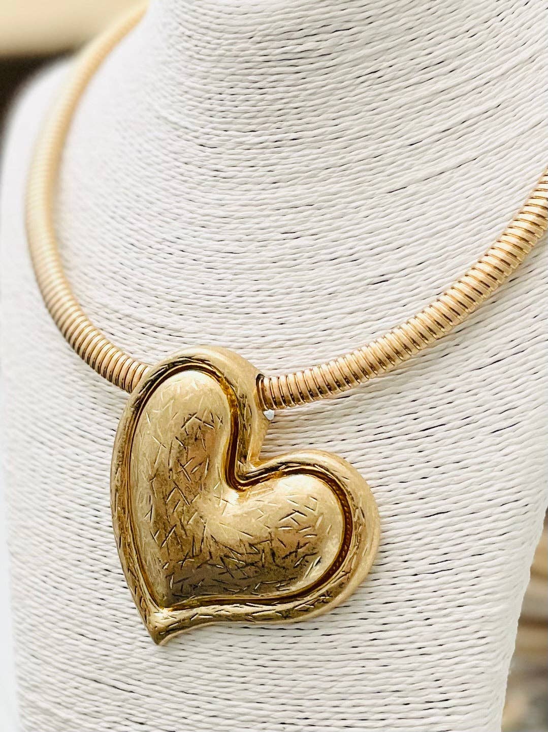 PENDANT - Vintage Heart Choker