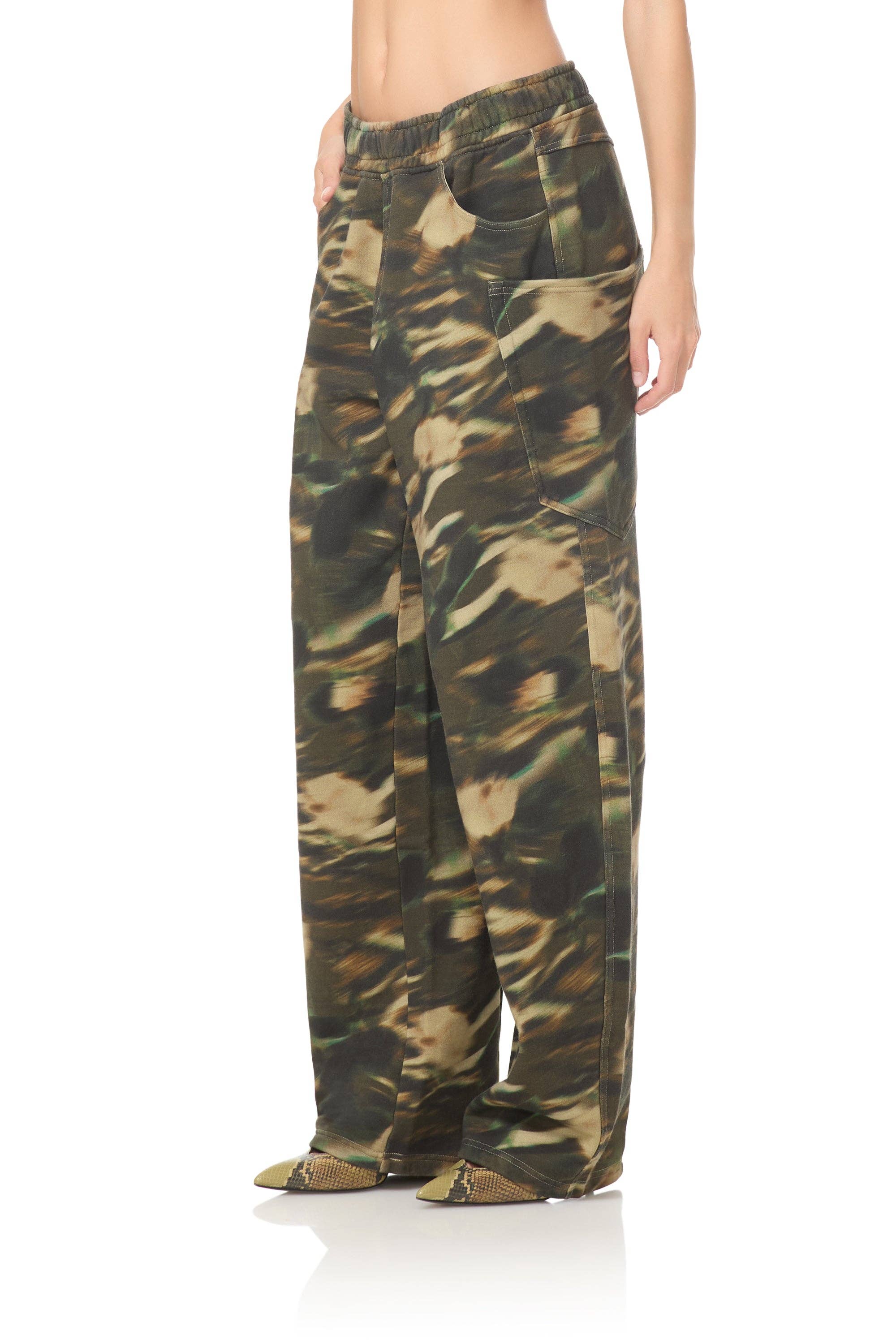 Ryan Barrel Sweatpant - Rushed Camo