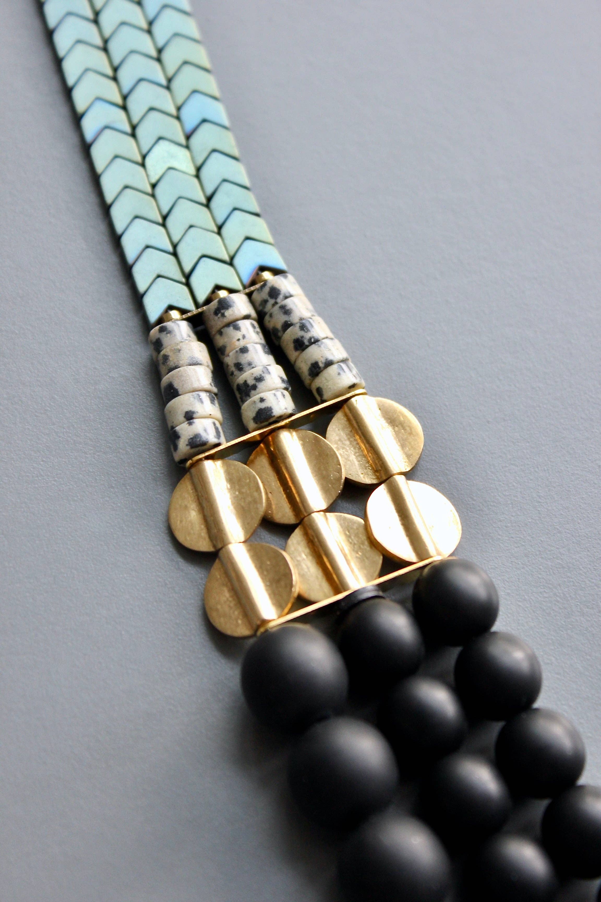 Jet glass Tripe Stand Necklace