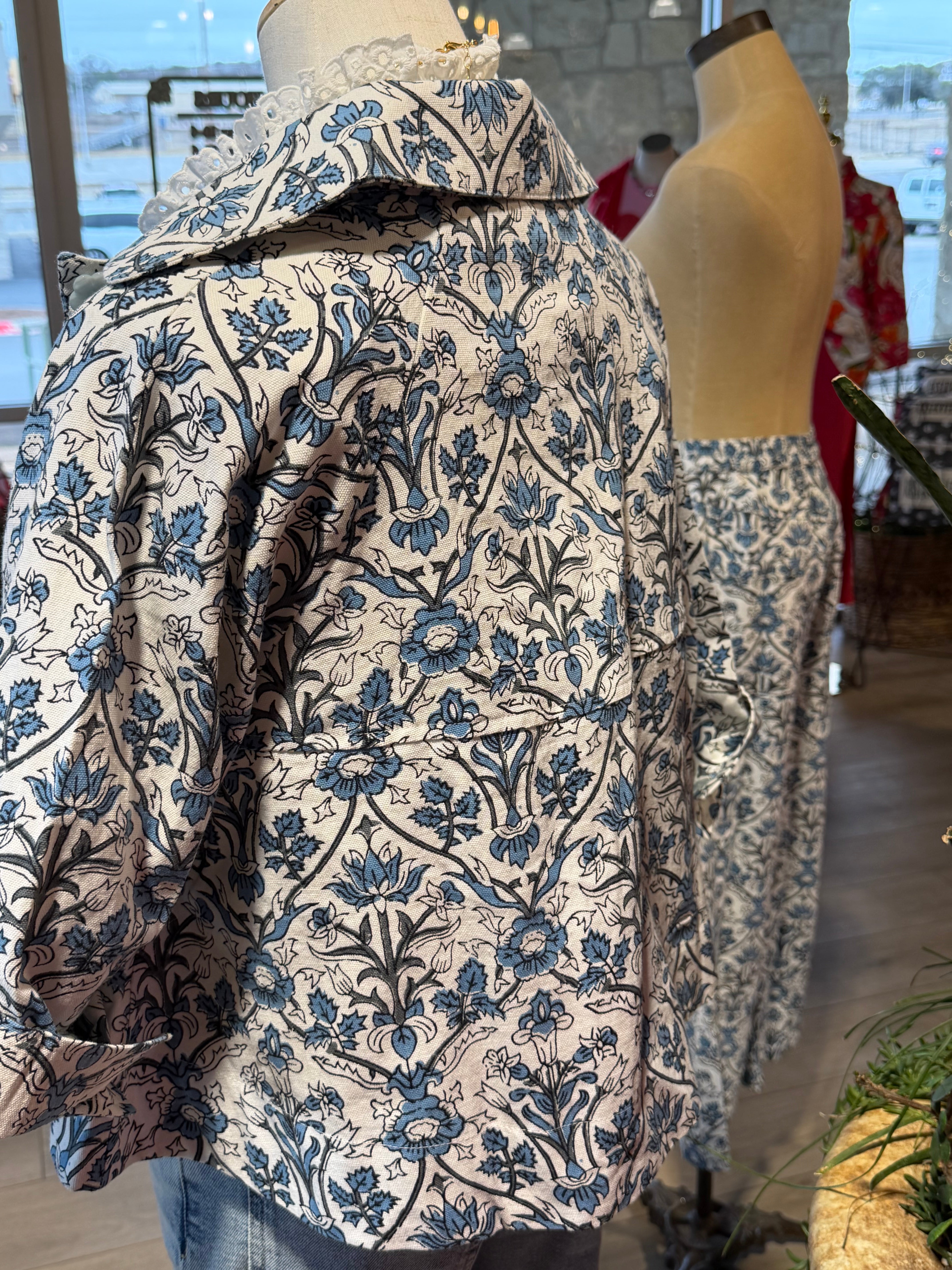 Toile Set (Sold Separately)