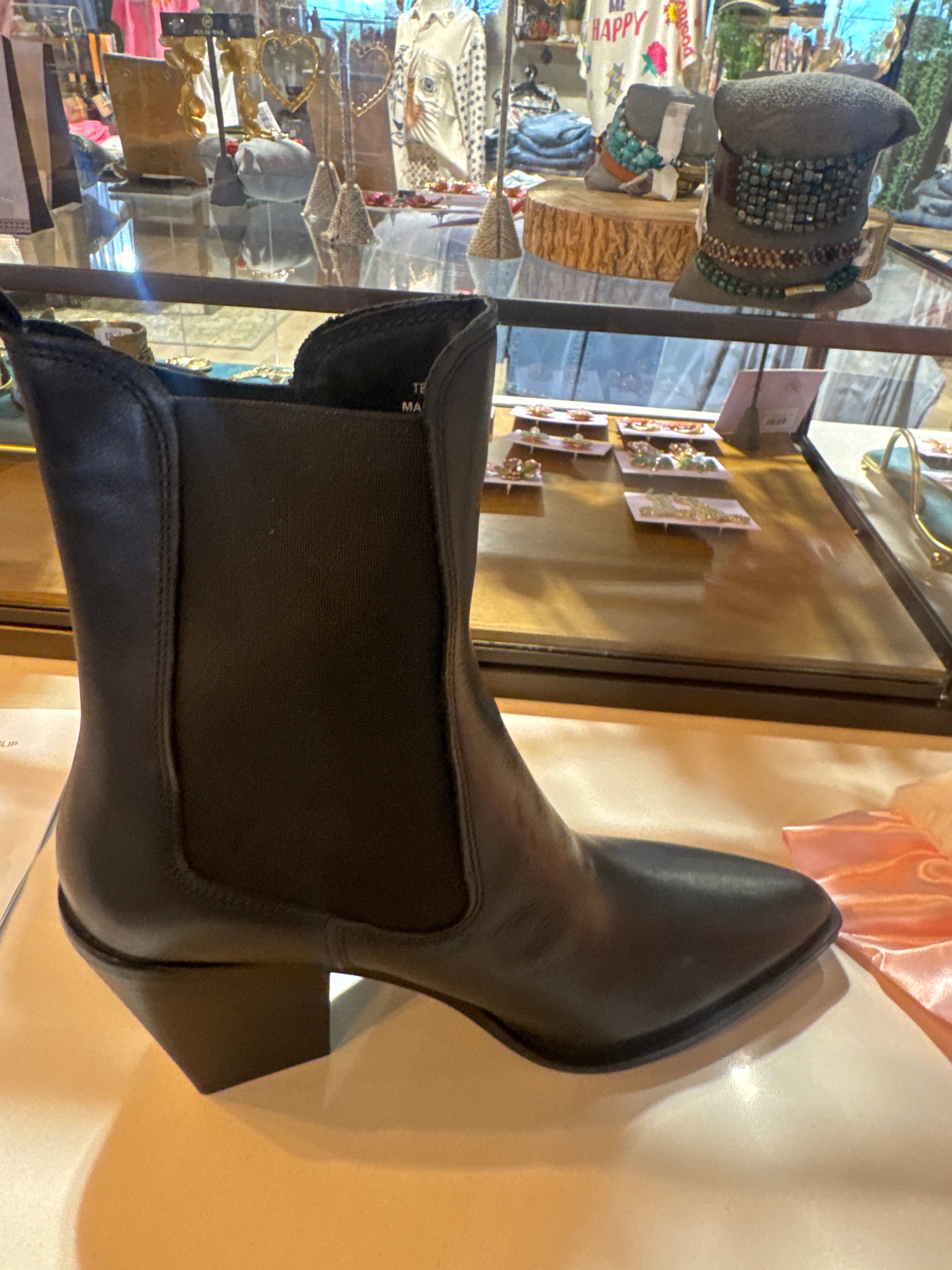 Tevin Boots