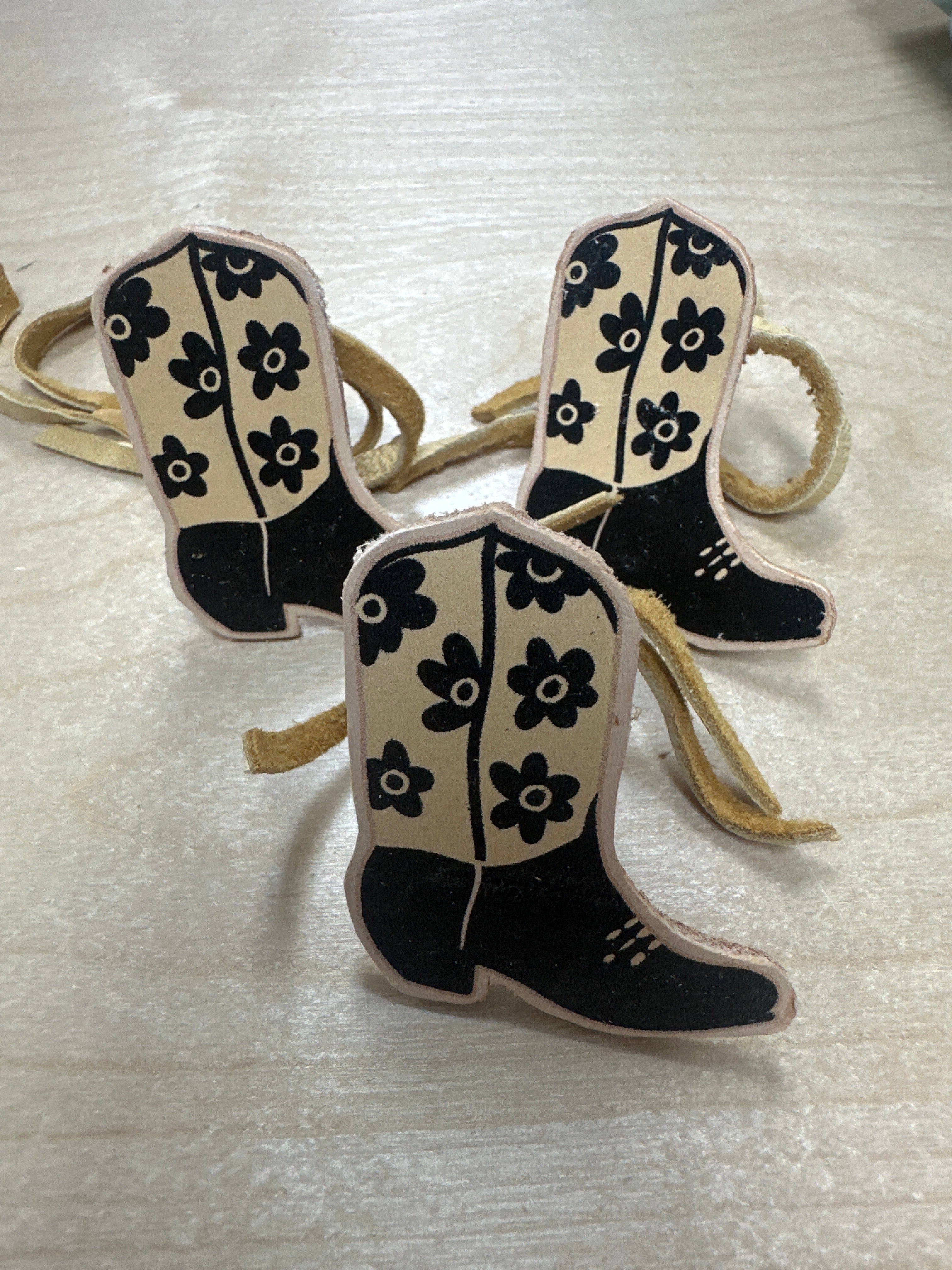 Cutout Western Slides & Pins- Assorted