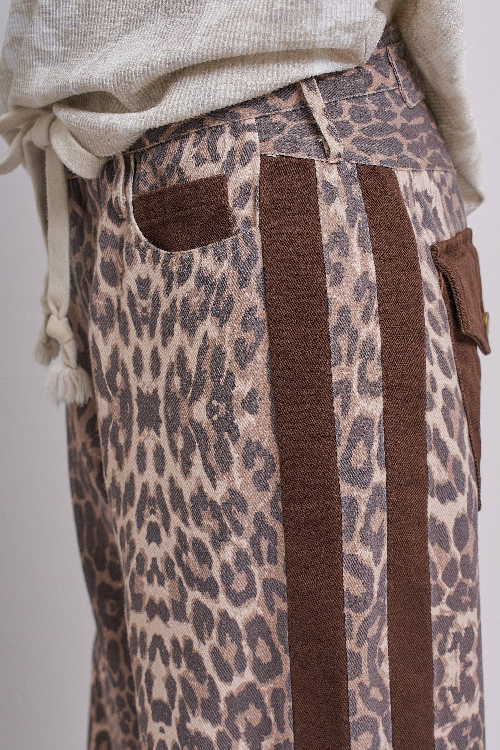 Leopard Print Wide-Leg Pants with Side Stripe