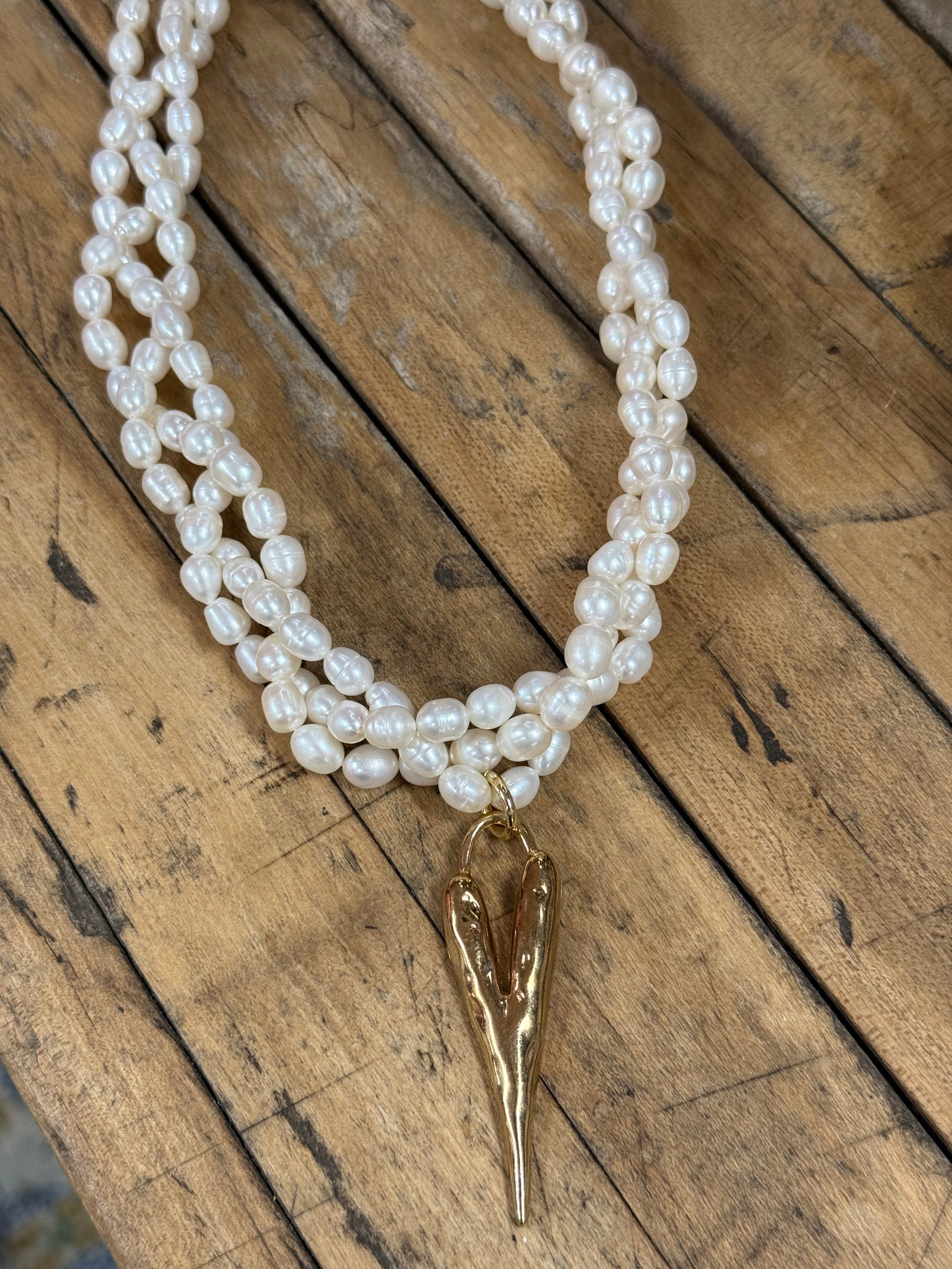 Posh Pearls Necklace