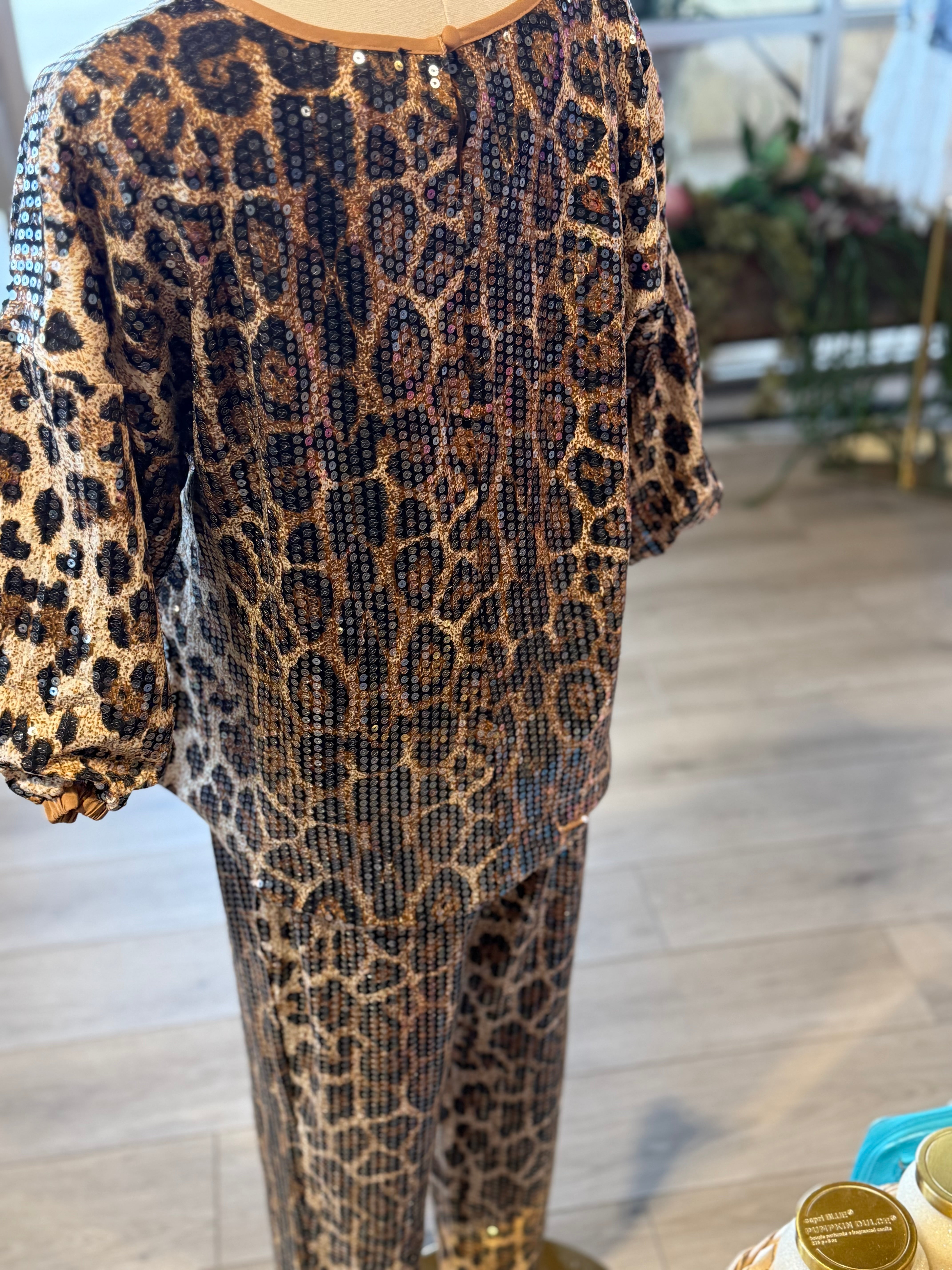 Jing Leopard Set (Sold Separately)