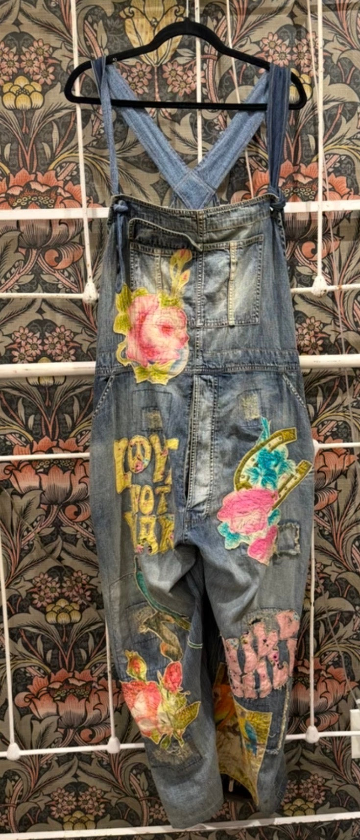 ￼ Mystique Appliqué Overalls