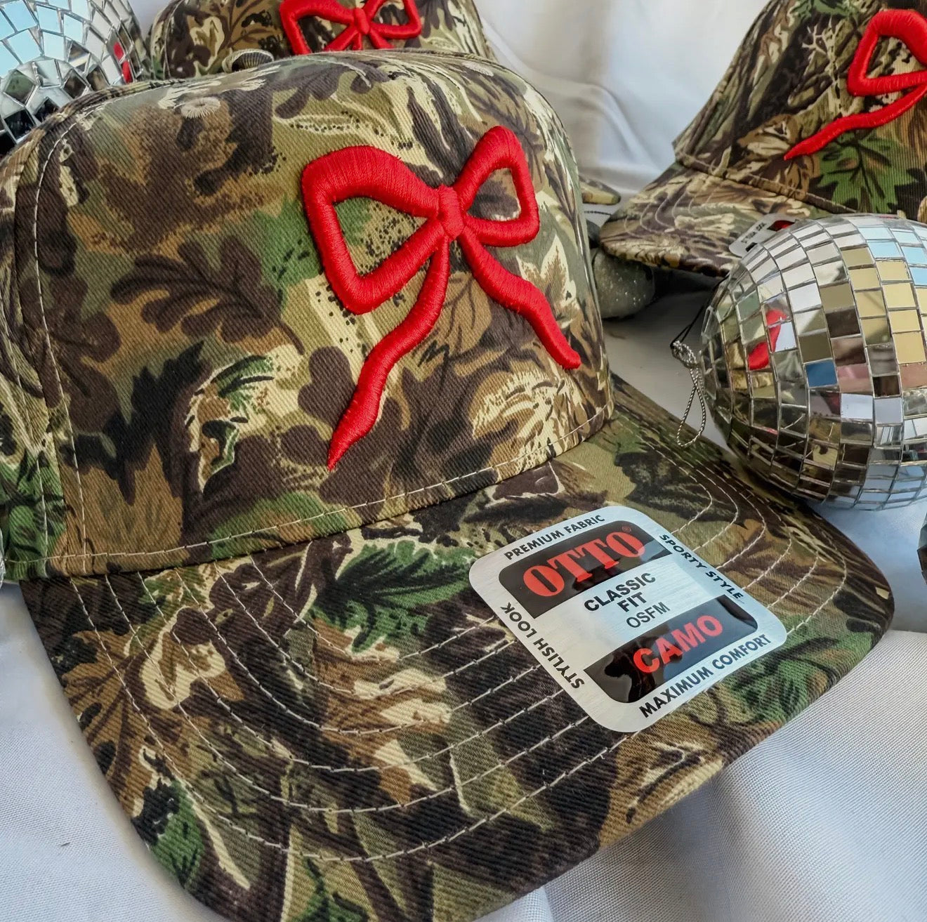 Camo Red Bow Trucker W/Chain