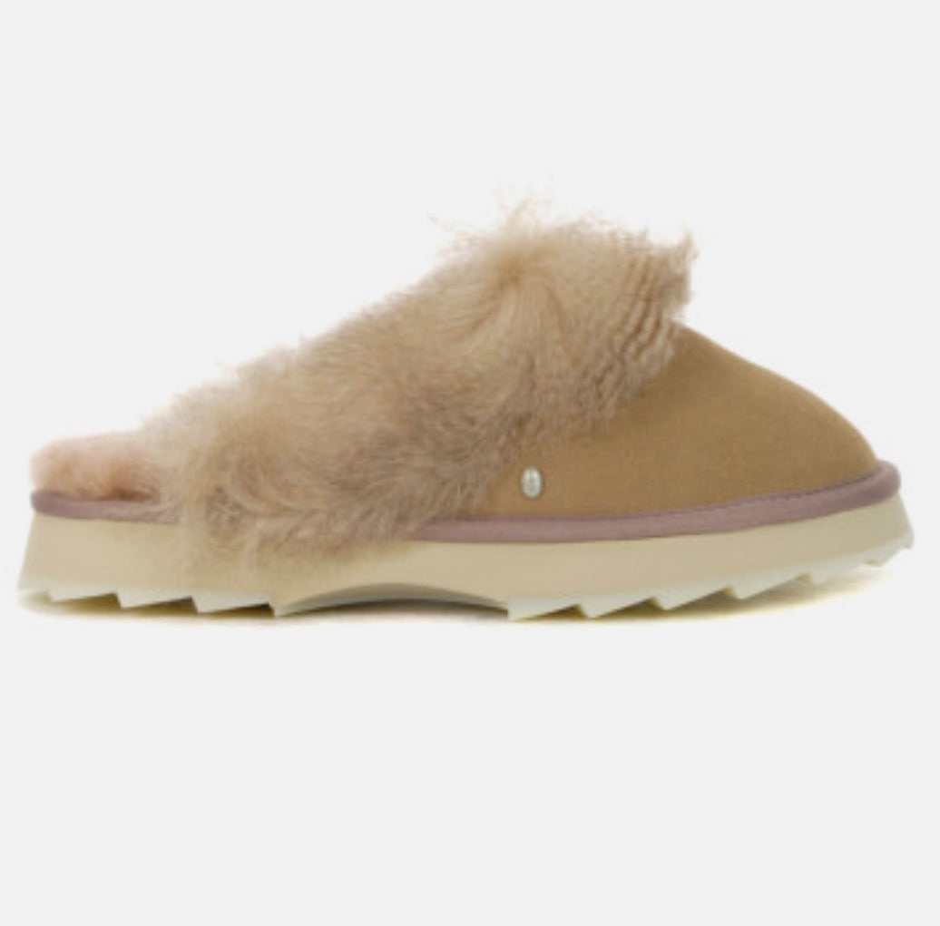 Jolie Shark Slipper