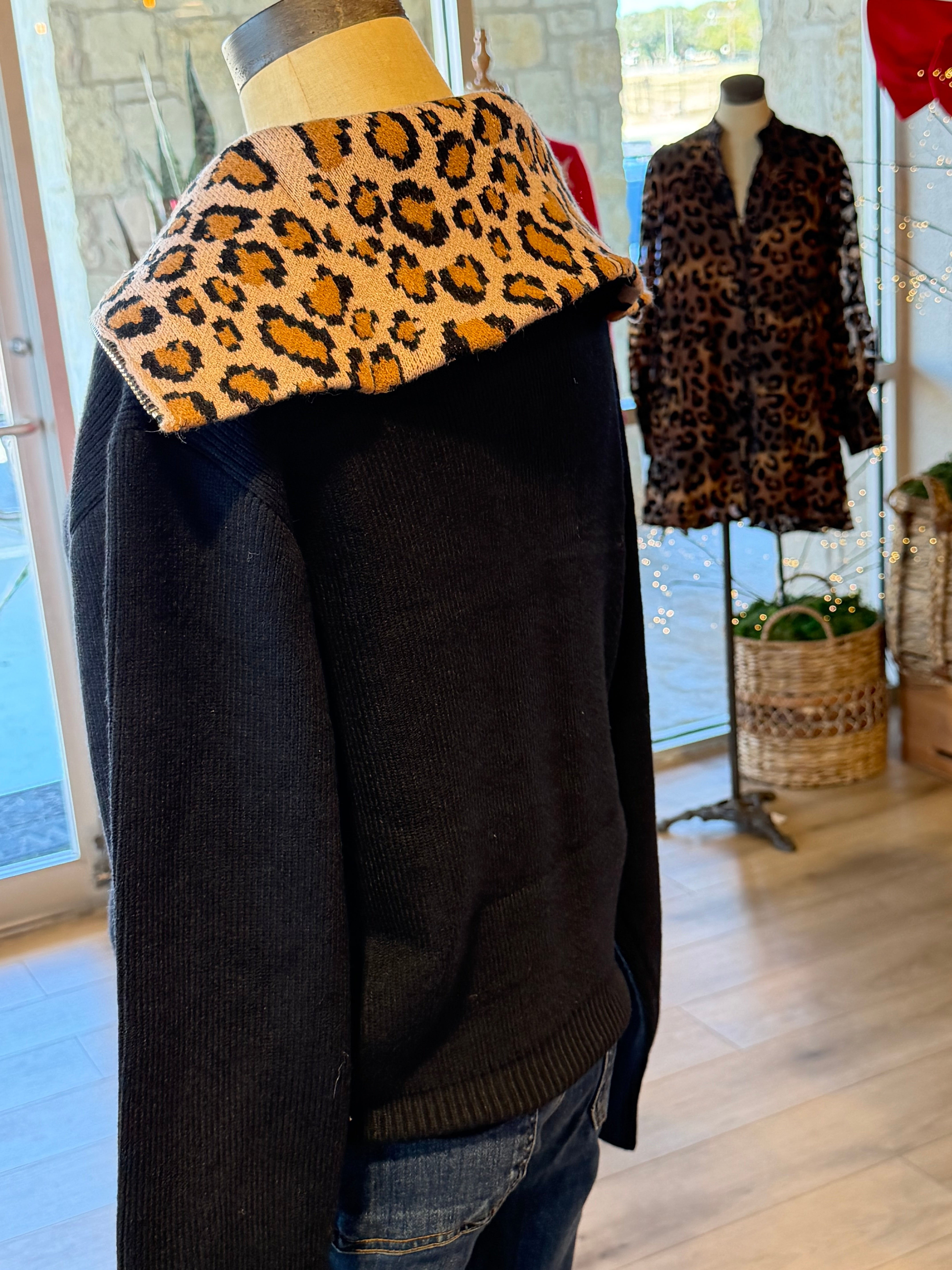 Leopard Collar Pullover
