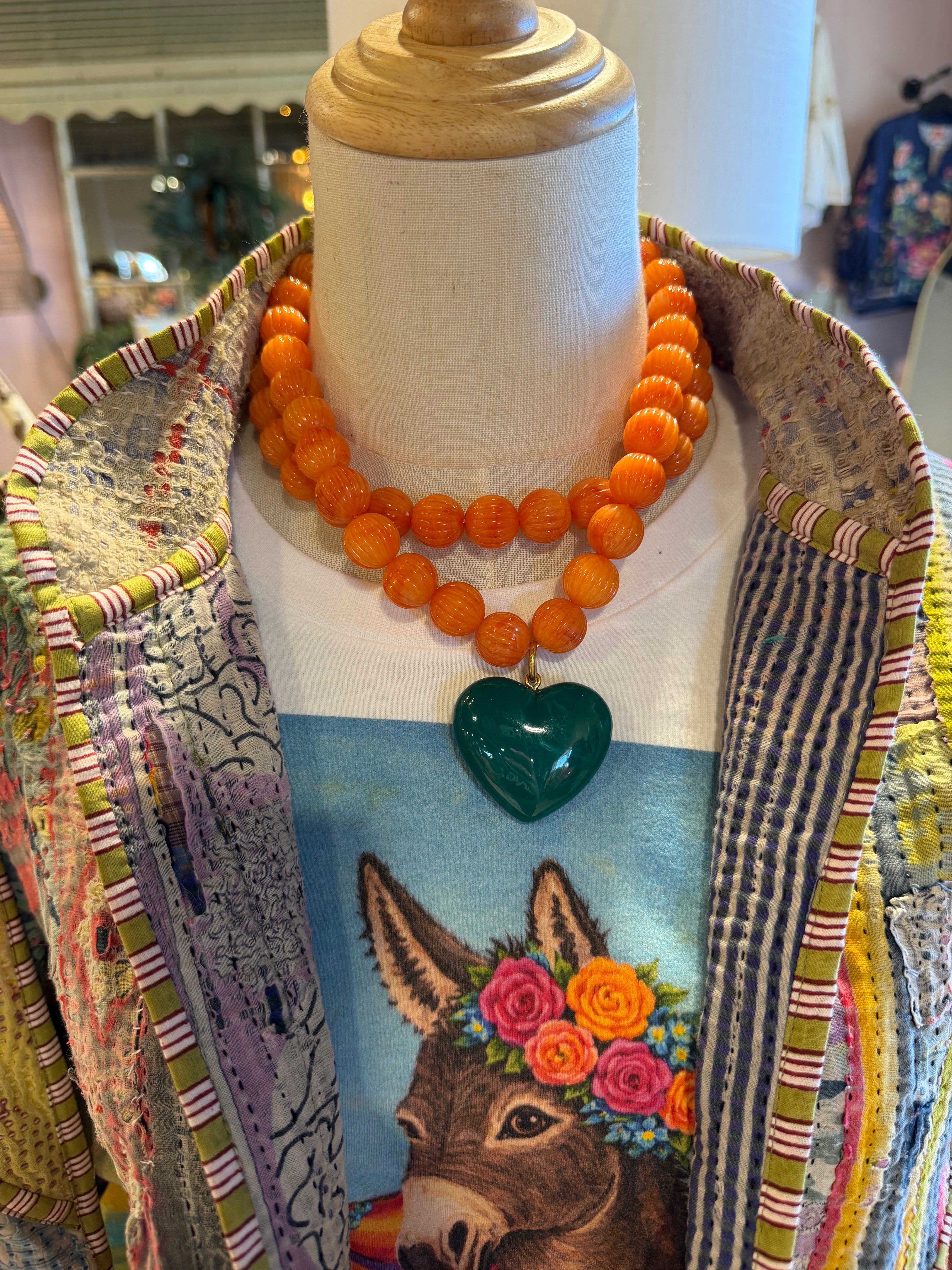 Amoure Coral : Jade Necklace