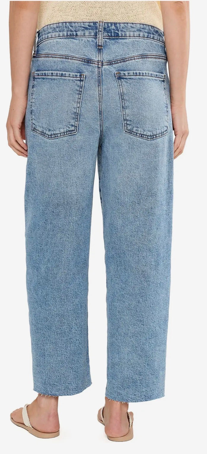 Gwen Answering Jeans
