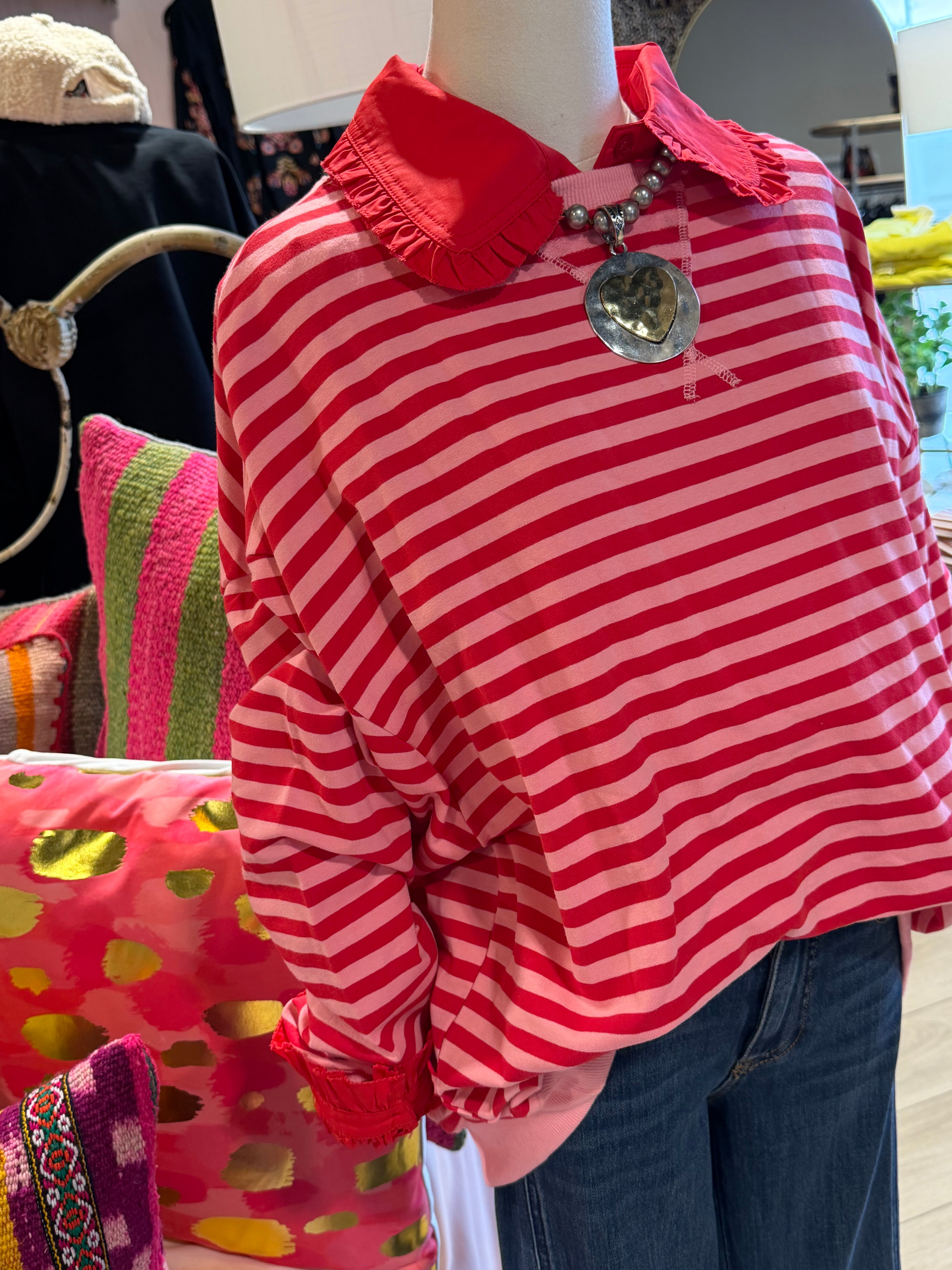 Sweetheart Pull Over