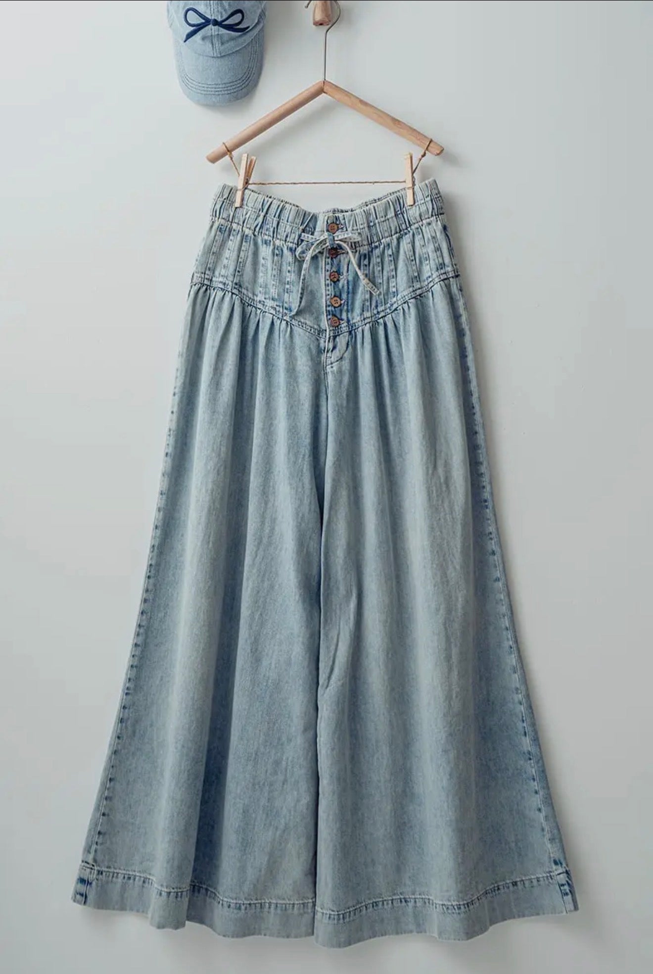 Pleated Wide Leg Pants