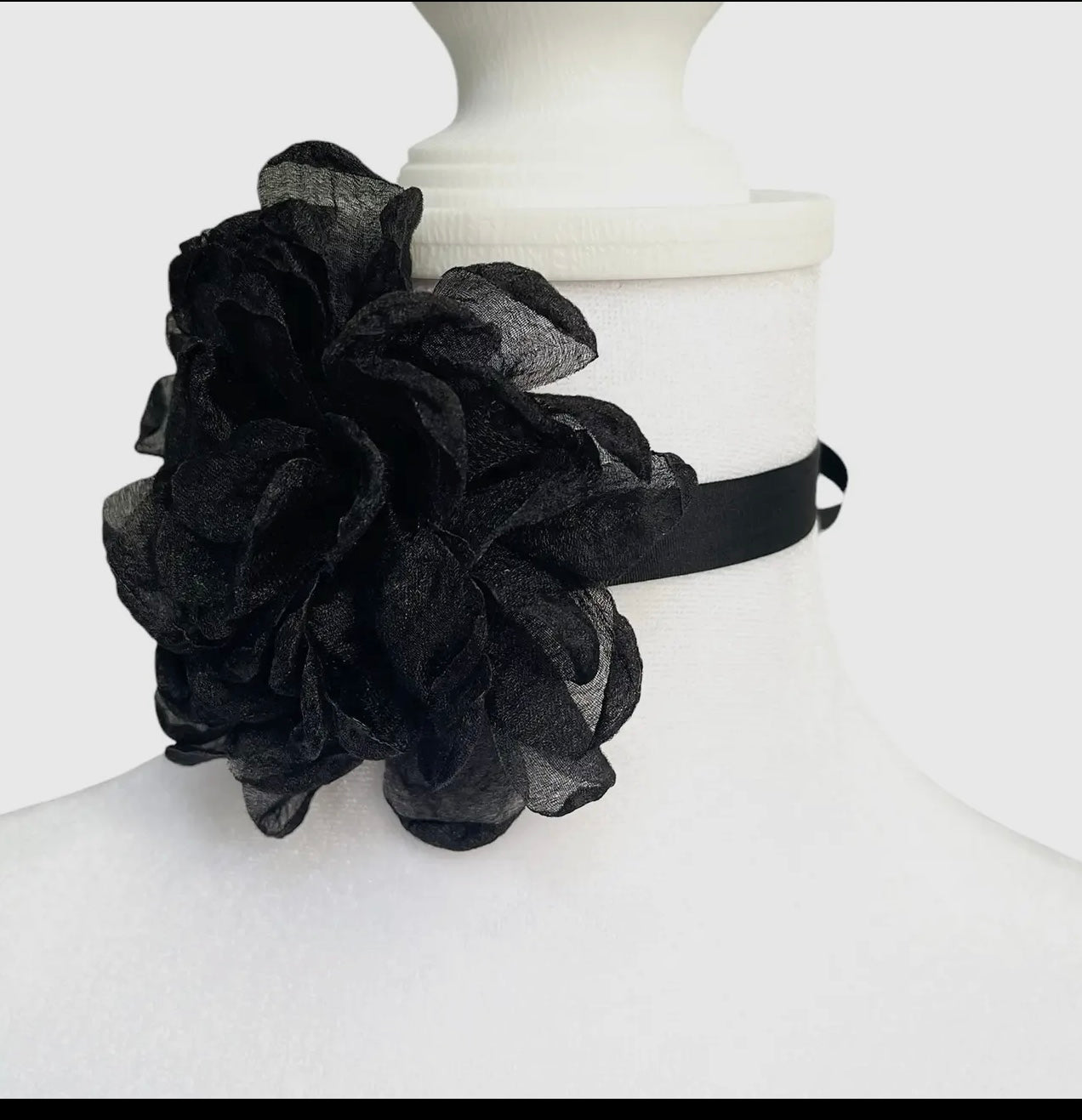 Flower Choker ( 2 Colors)