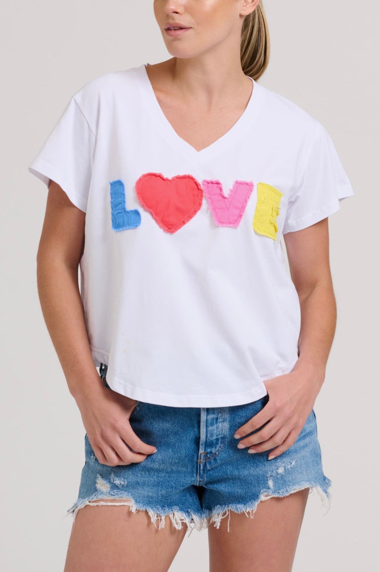 Appliqué LOVE Tee