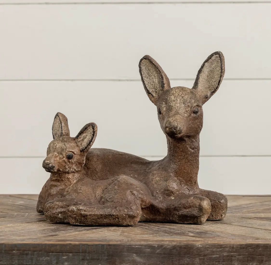 Sitting Doe / Fawn Satuette