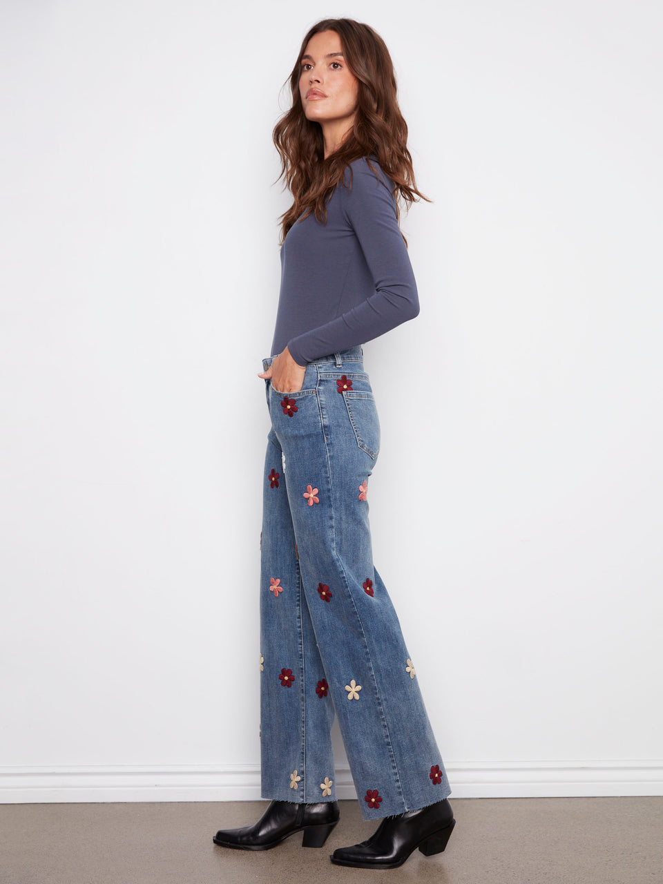 Daisy Embroidery Jeans