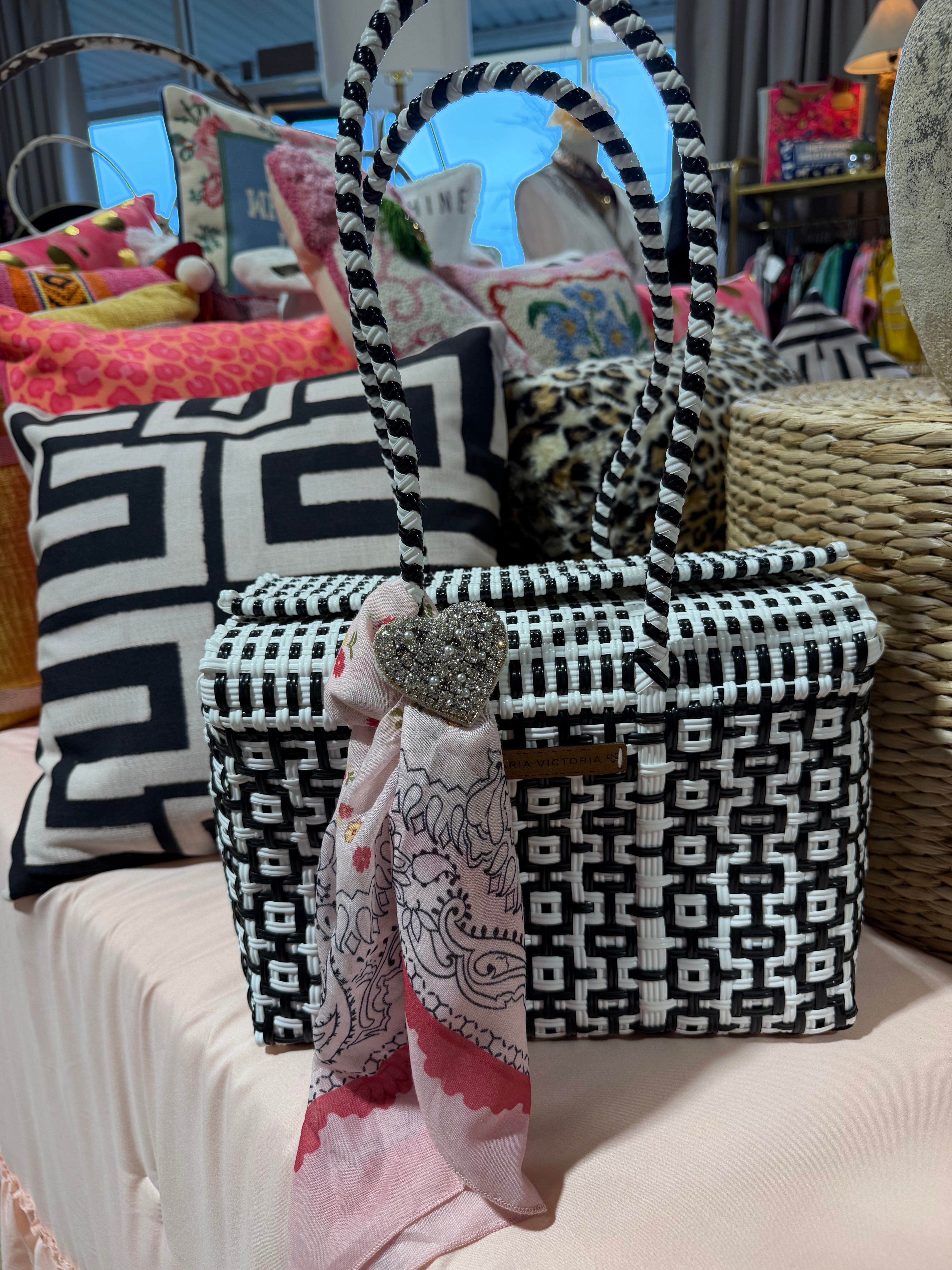 Gelato White N Black Purse