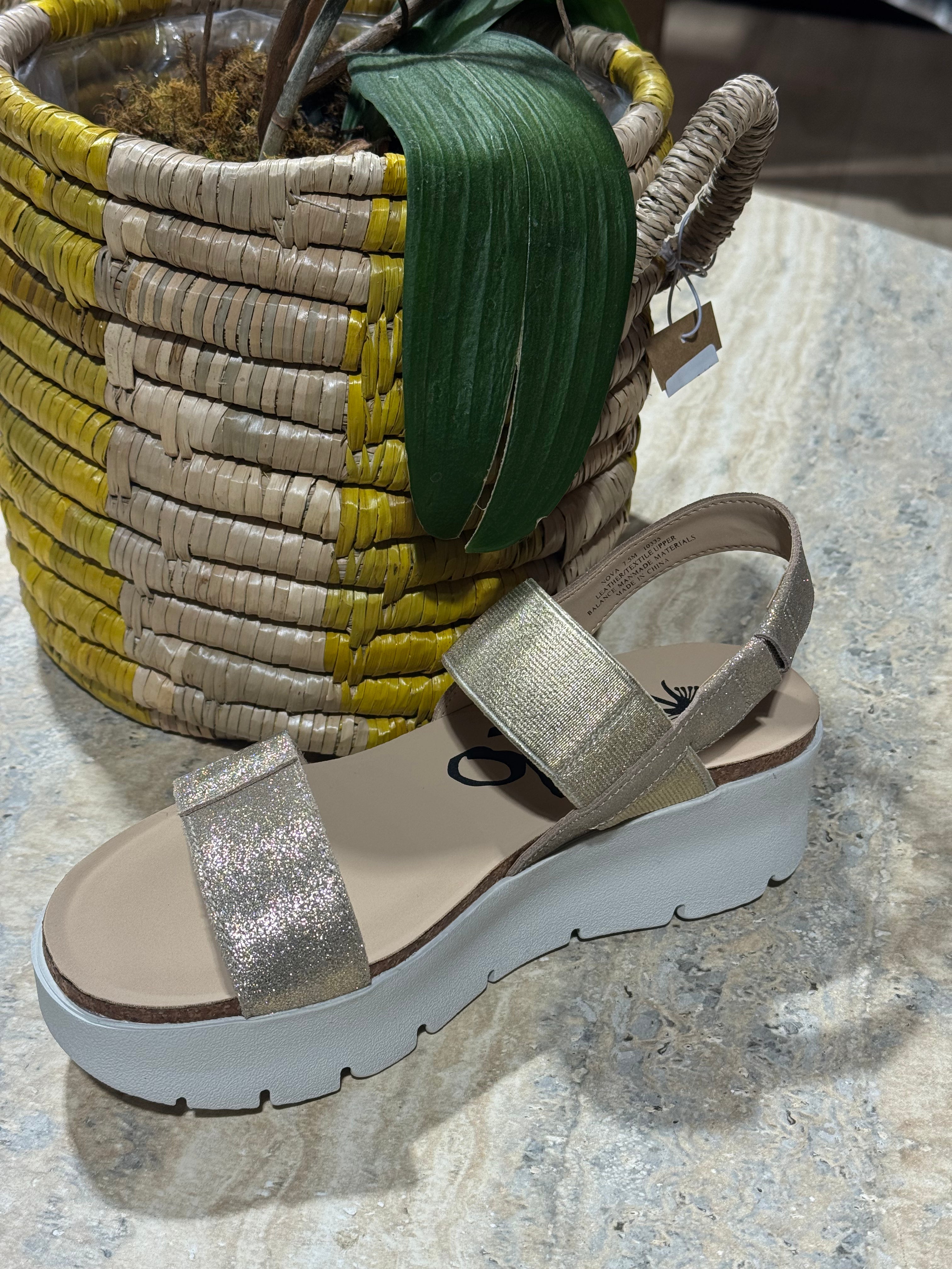 Nova Gold Sandals