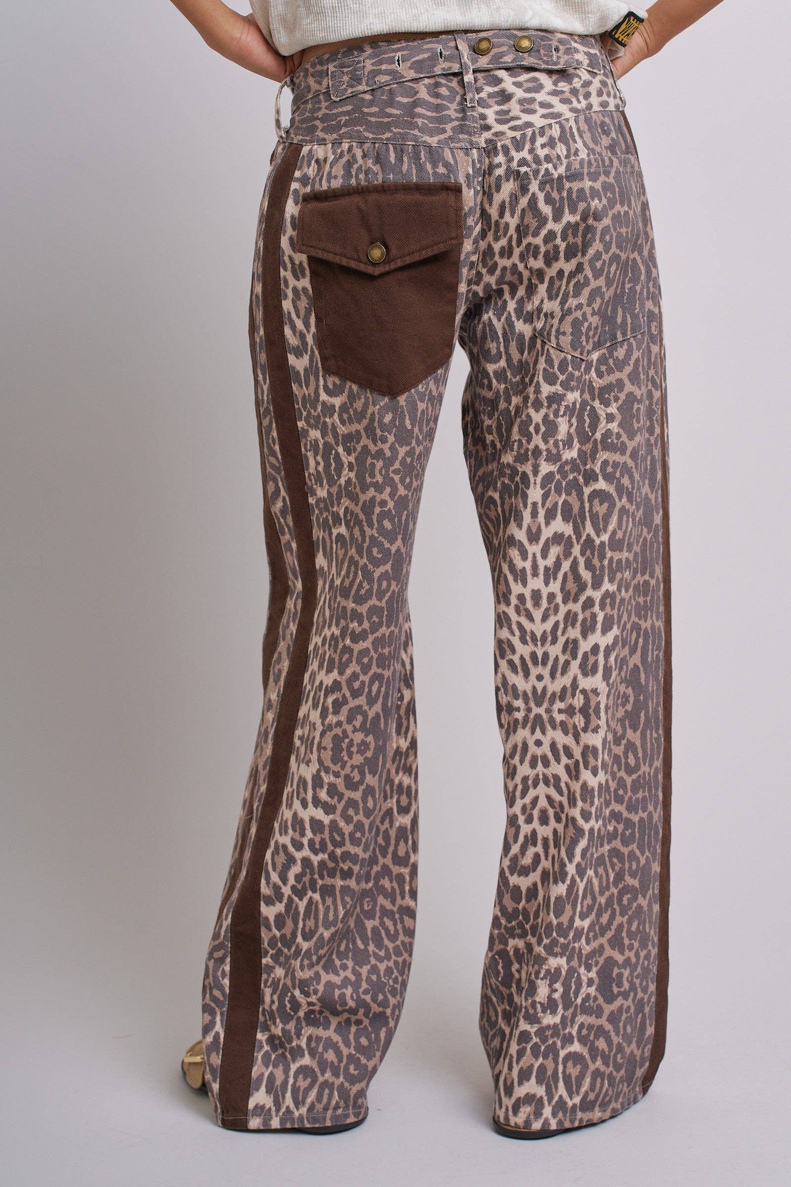 Leopard Print Wide-Leg Pants with Side Stripe