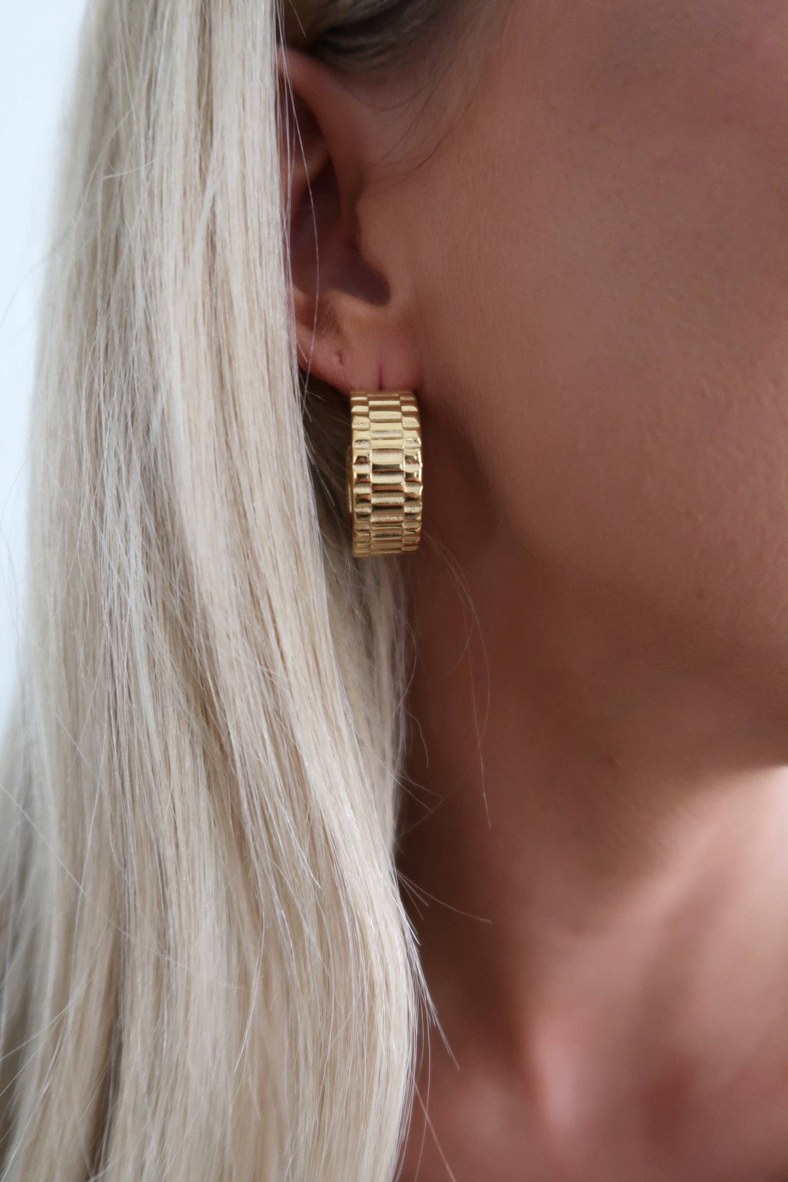 Maya Hoops