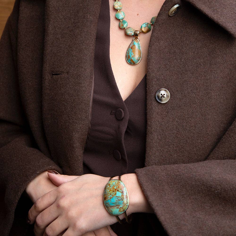 Sublime Genuine Green Turquoise Golden Cuff Bracelet